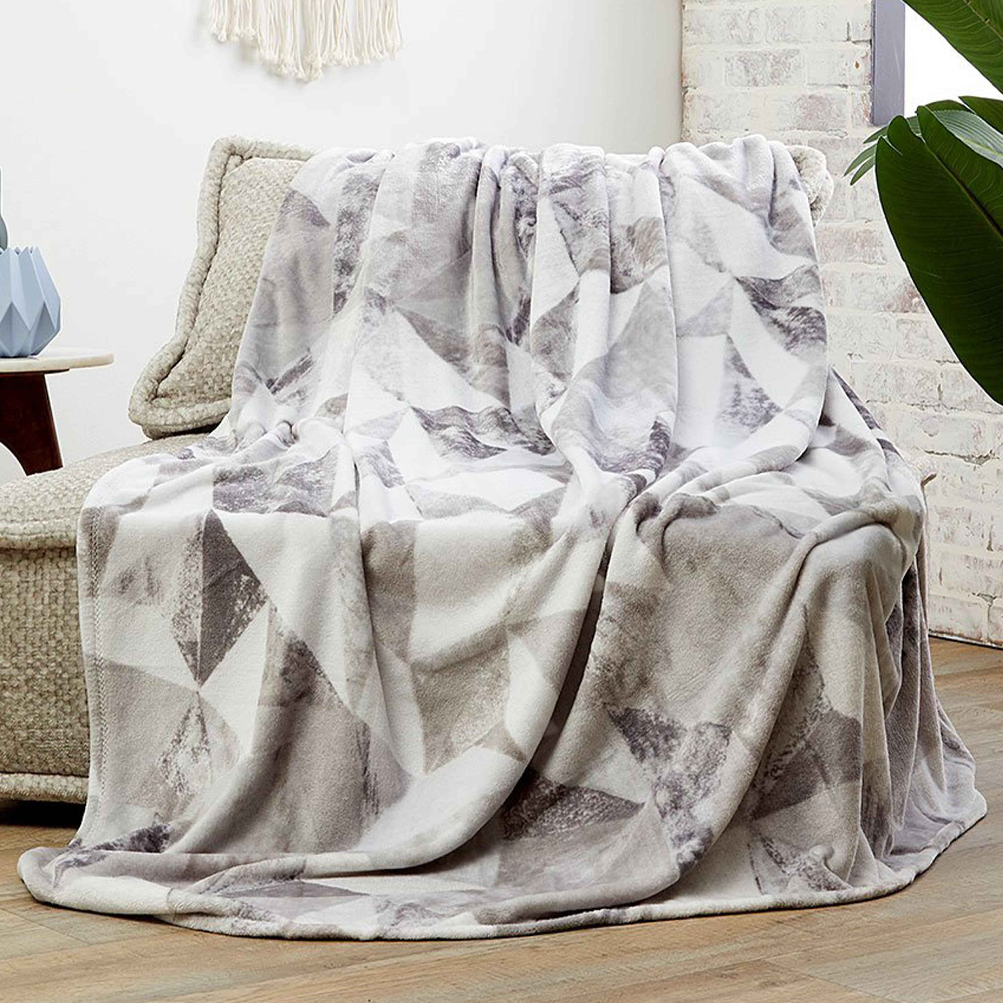 Everlaneas Ultra Soft Lightweight Printed Throw Blanket - 50 x 60 inches
