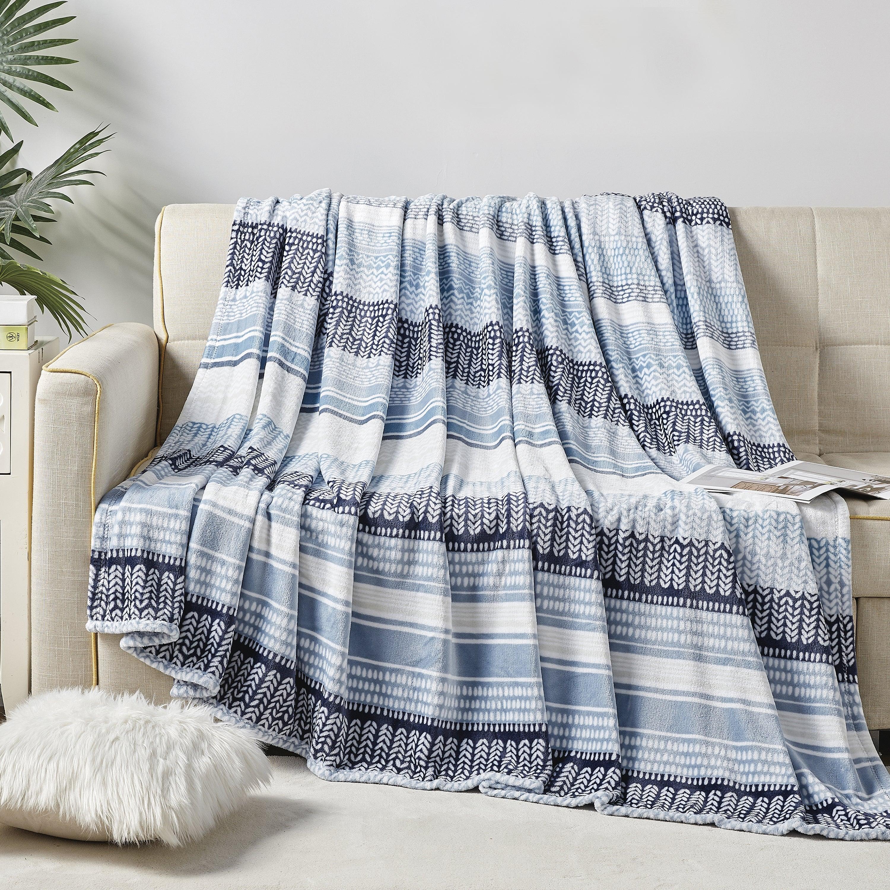 Everlaneas Printed Bed or Oversized Couch Blanket - Lightweight for All Season Warmth