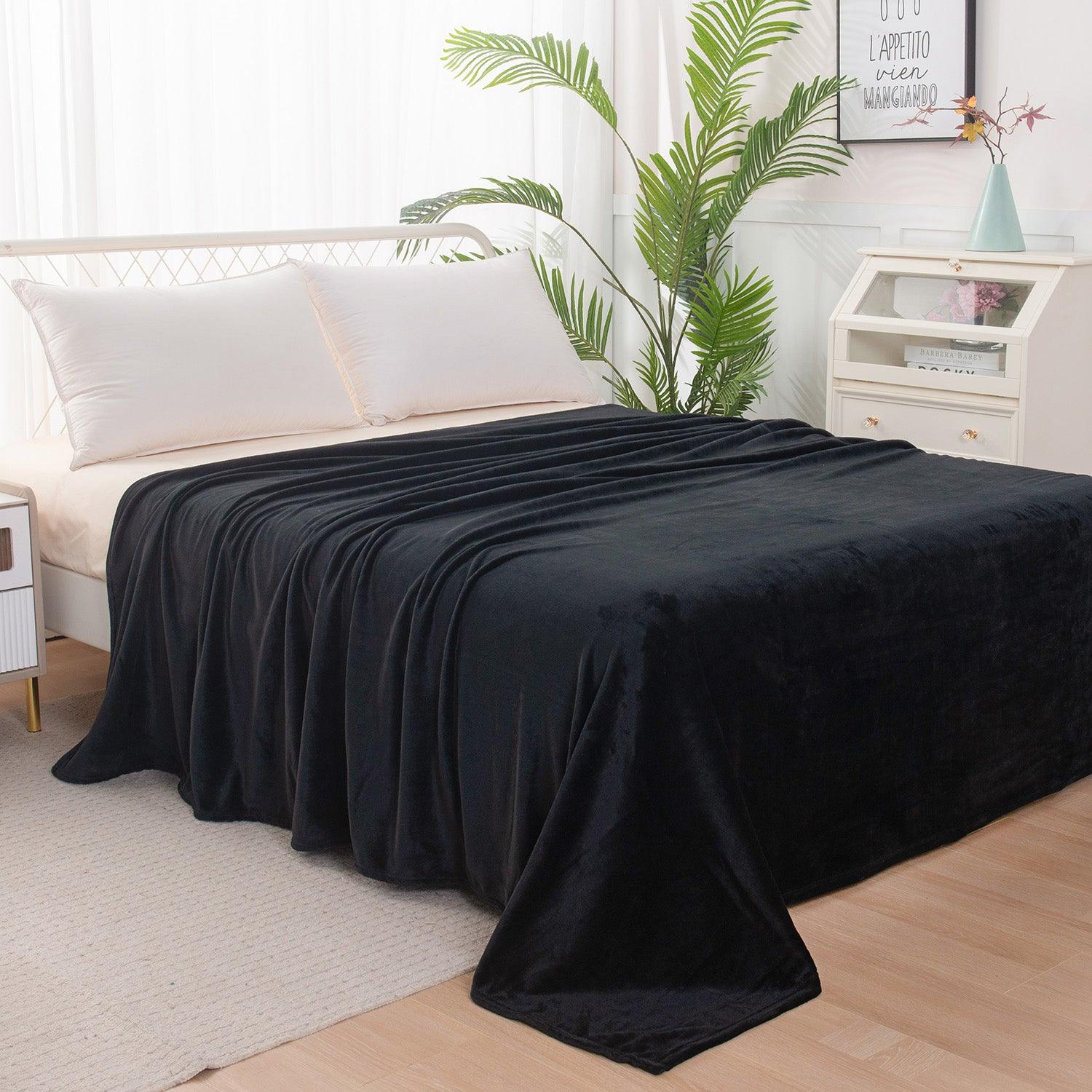 Everlaneas Velvet Plush Fleece Blanket Solid Color Design - Velour Blanket