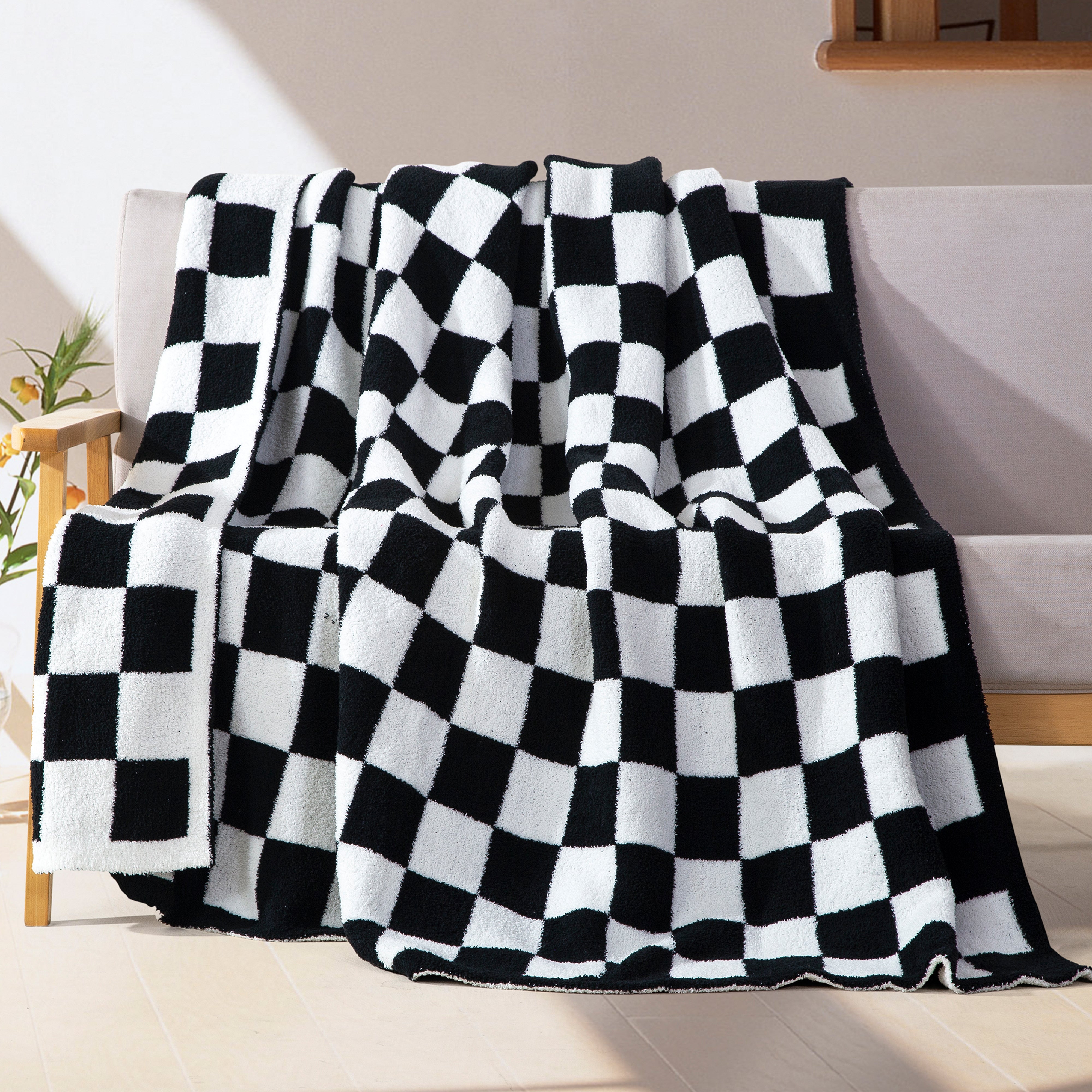 Everlaneas 50" x 70"  Ultra Soft Checkered Knitted Throw Blanket