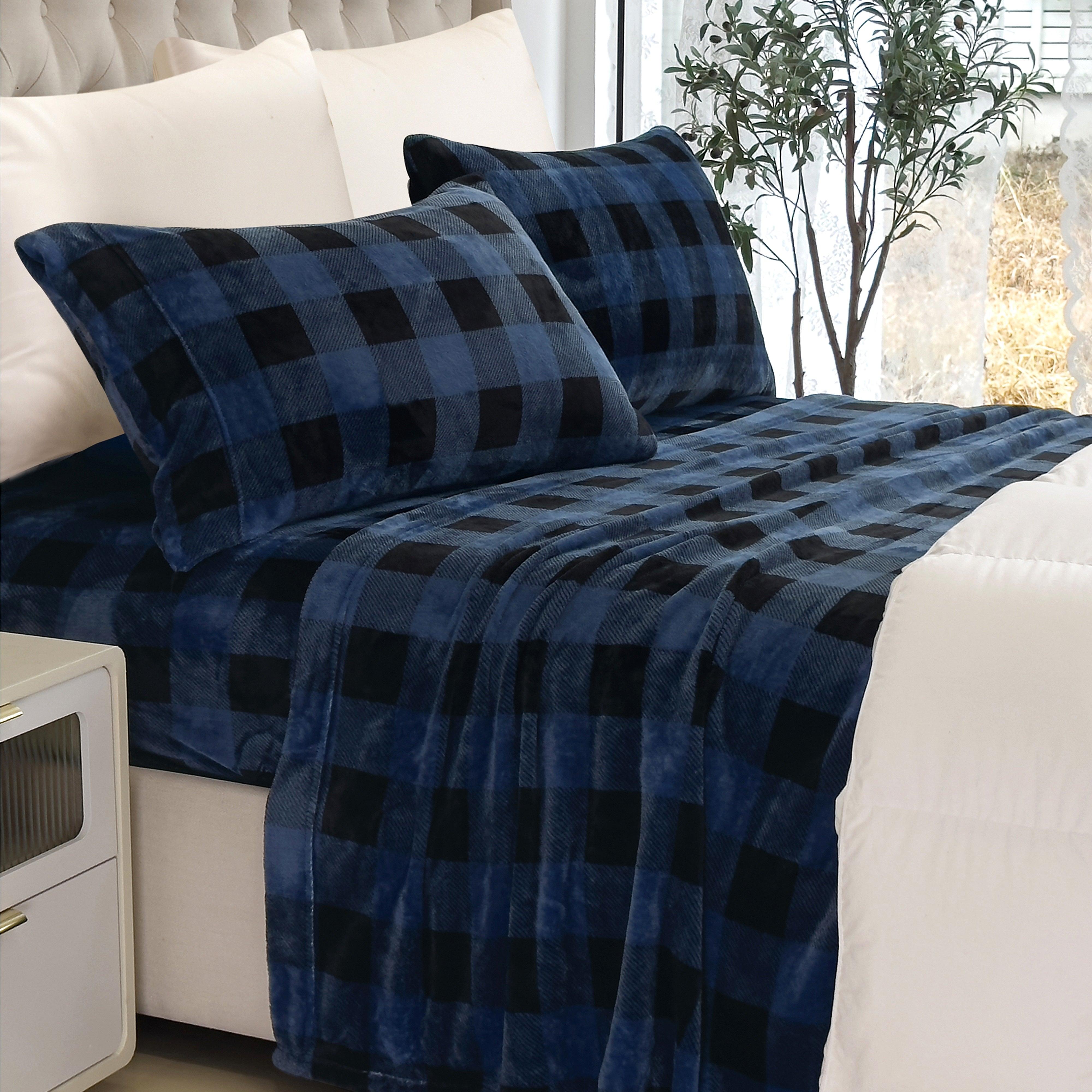 Everlaneas 4-Piece Velvet Plush Flannel Sheet Set
