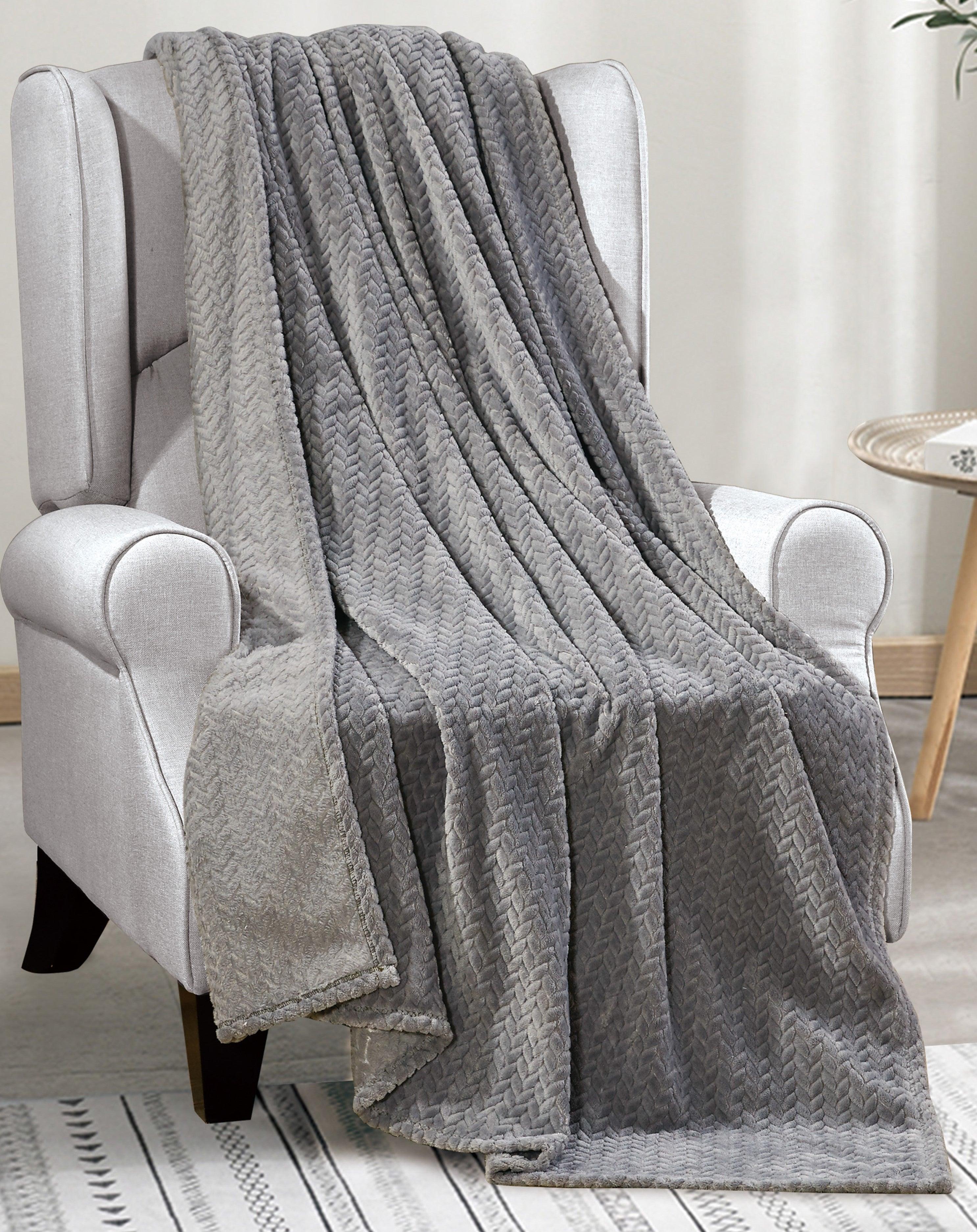 Everlaneas Plush All Season Lightweight Throw Blanket - 50 x 60 inches