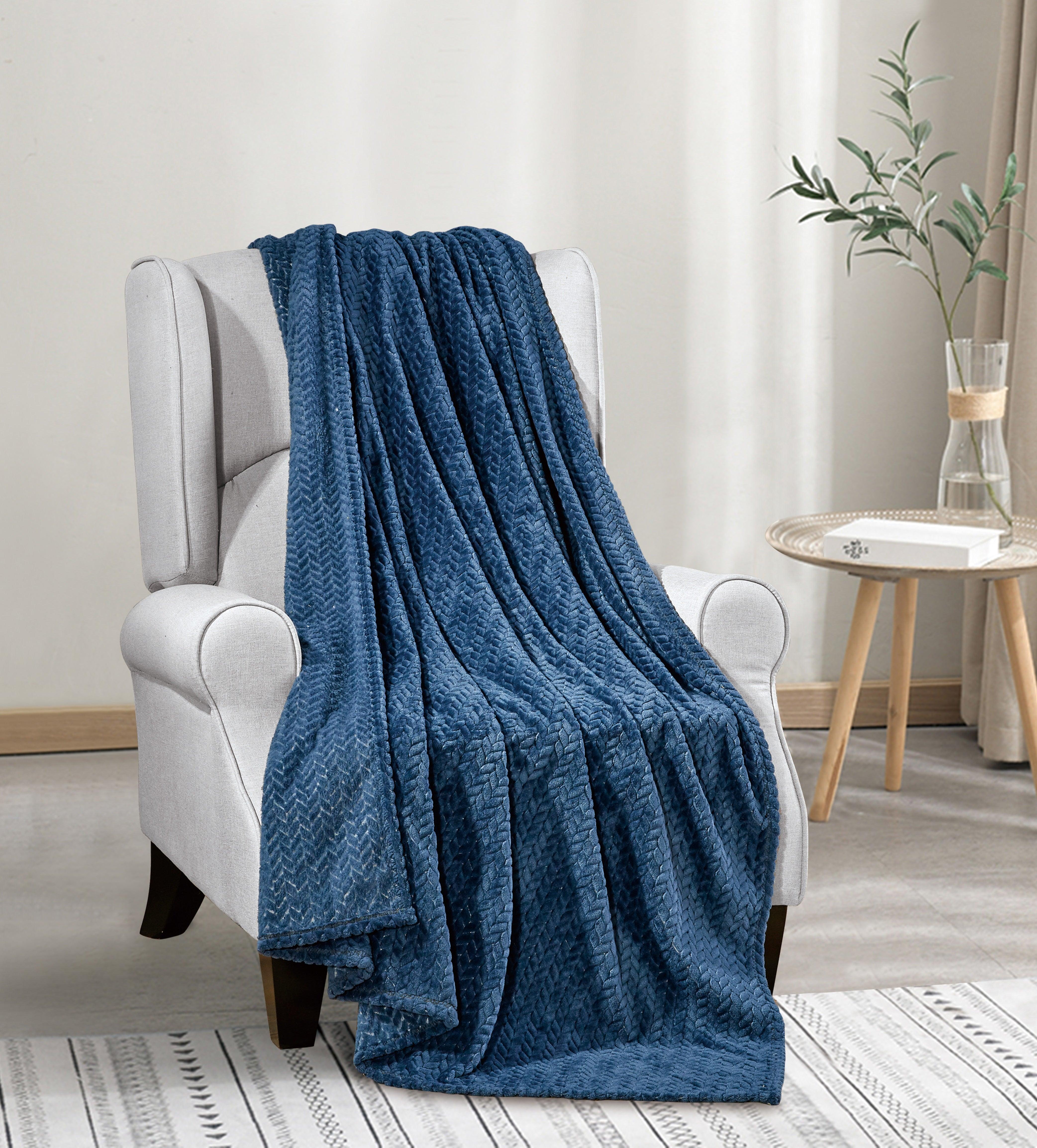 Everlaneas Plush All Season Lightweight Throw Blanket - 50 x 60 inches