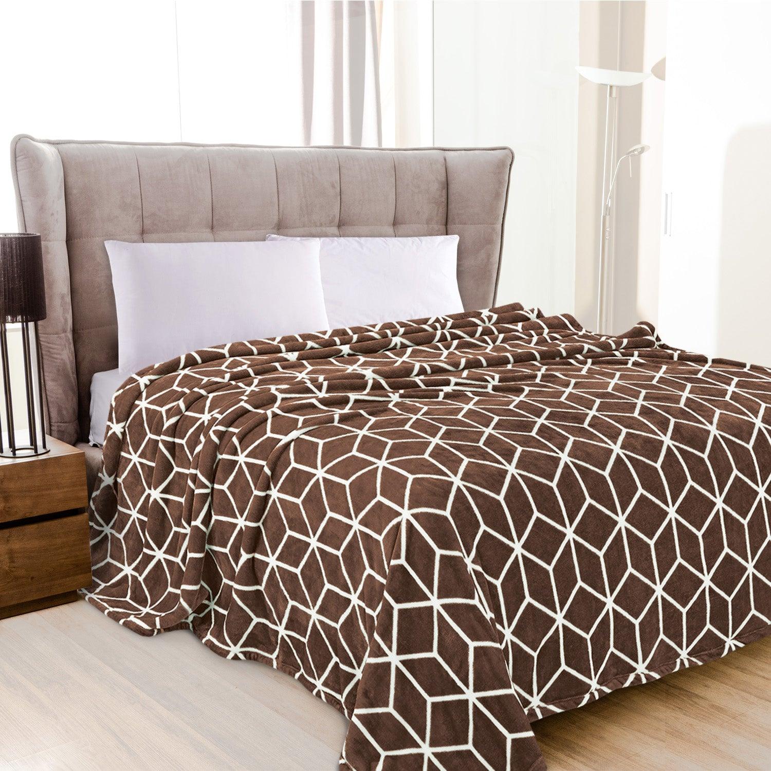 Everlaneas Cube Printed Velour Fleece Blanket - Geometric Design Velvety Feel