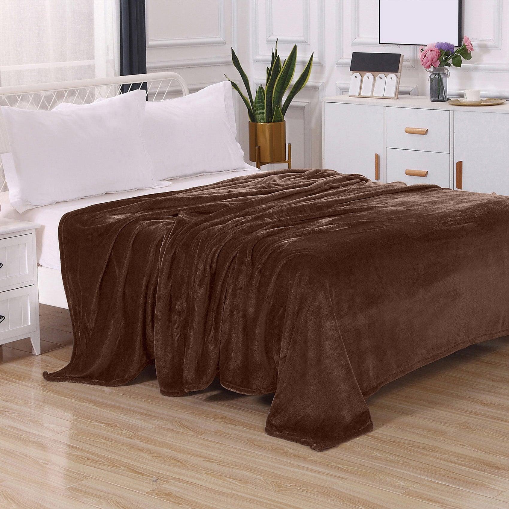 Everlaneas Velvet Plush Fleece Blanket Solid Color Design - Velour Blanket