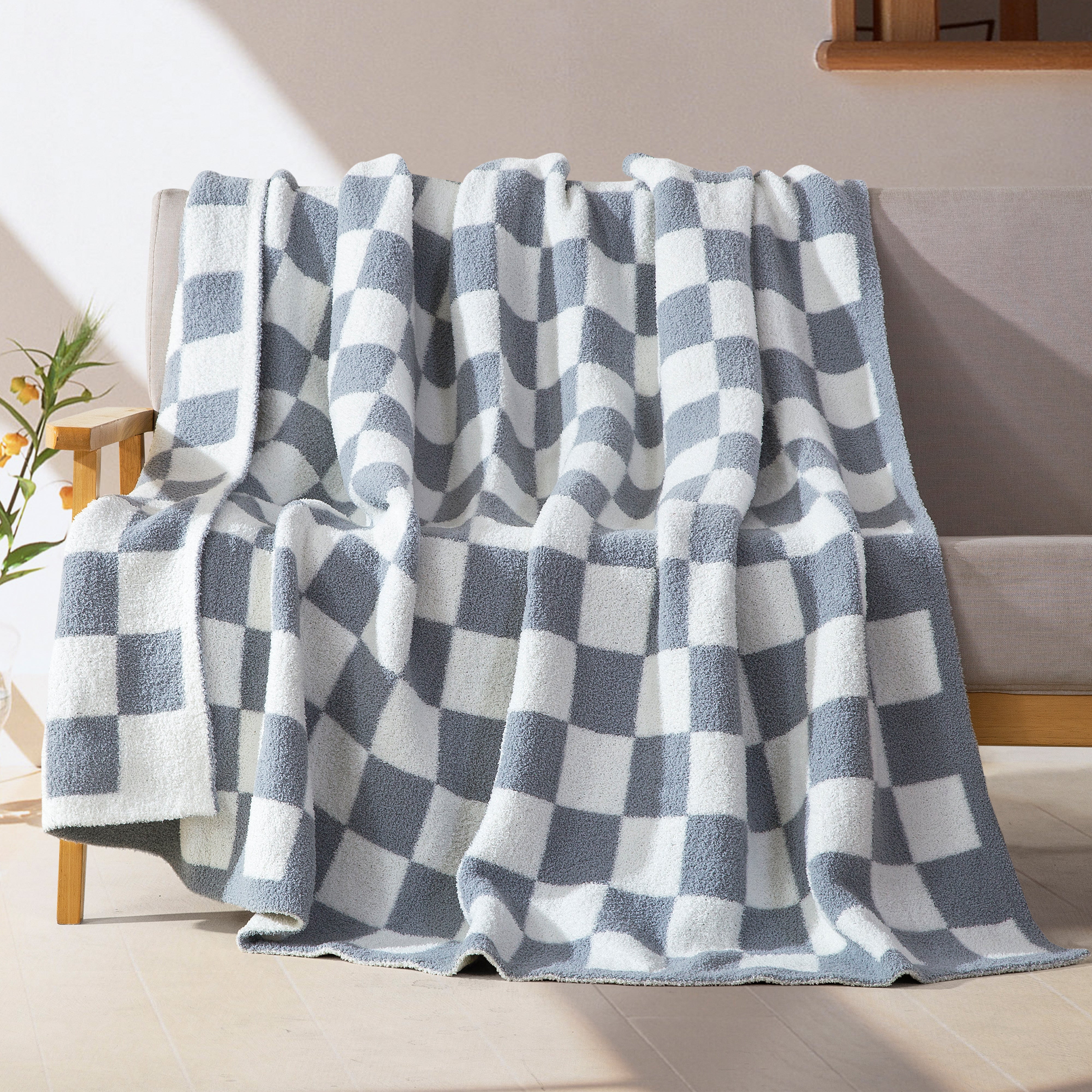 Everlaneas 50" x 70"  Ultra Soft Checkered Knitted Throw Blanket