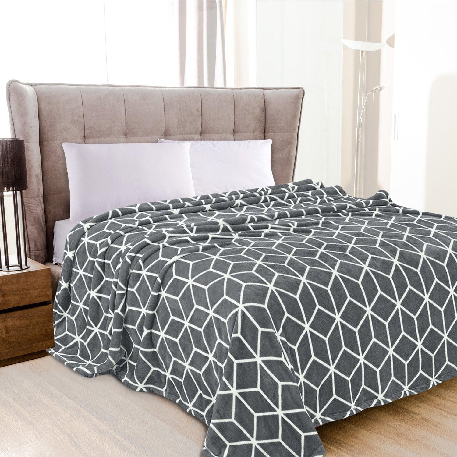 Everlaneas Cube Printed Velour Fleece Blanket - Geometric Design Velvety Feel