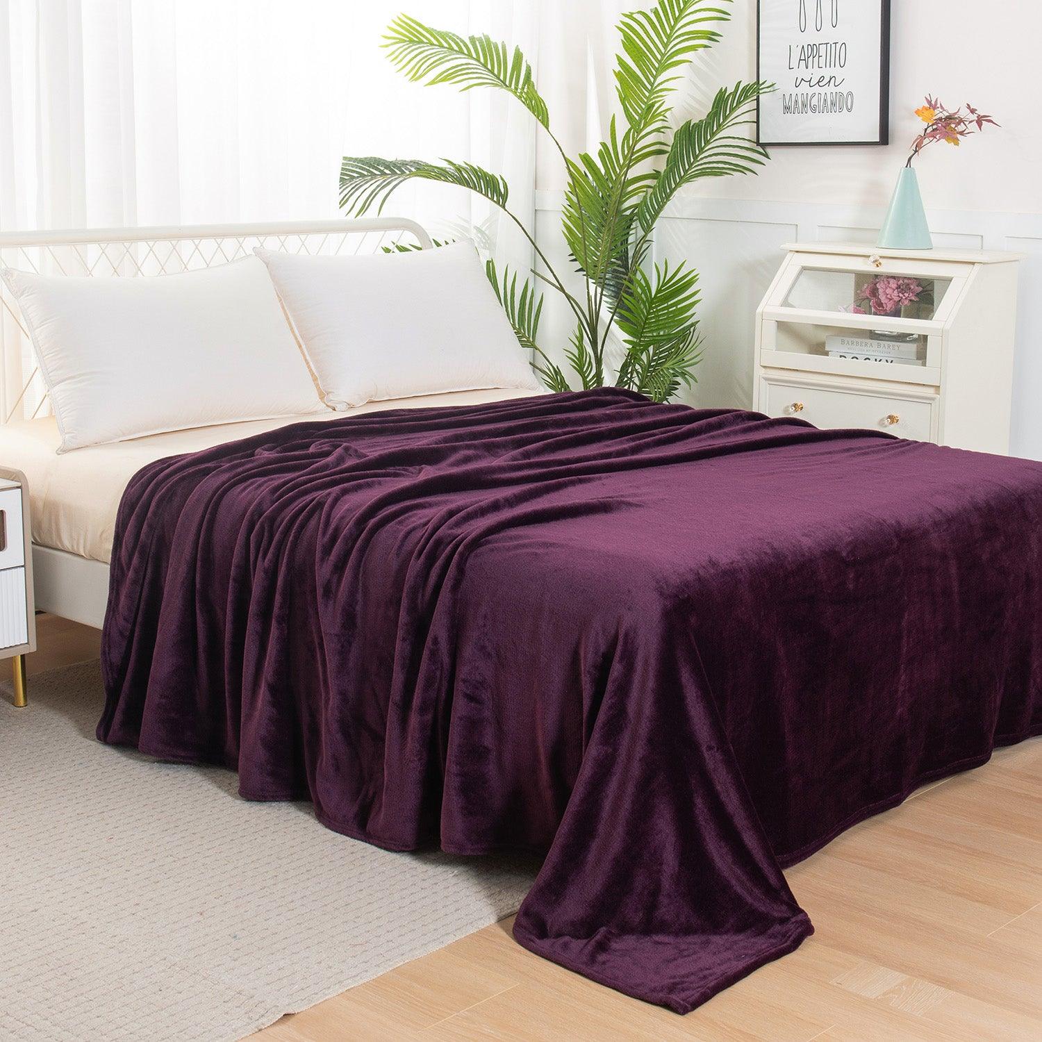 Everlaneas Velvet Plush Fleece Blanket Solid Color Design - Velour Blanket