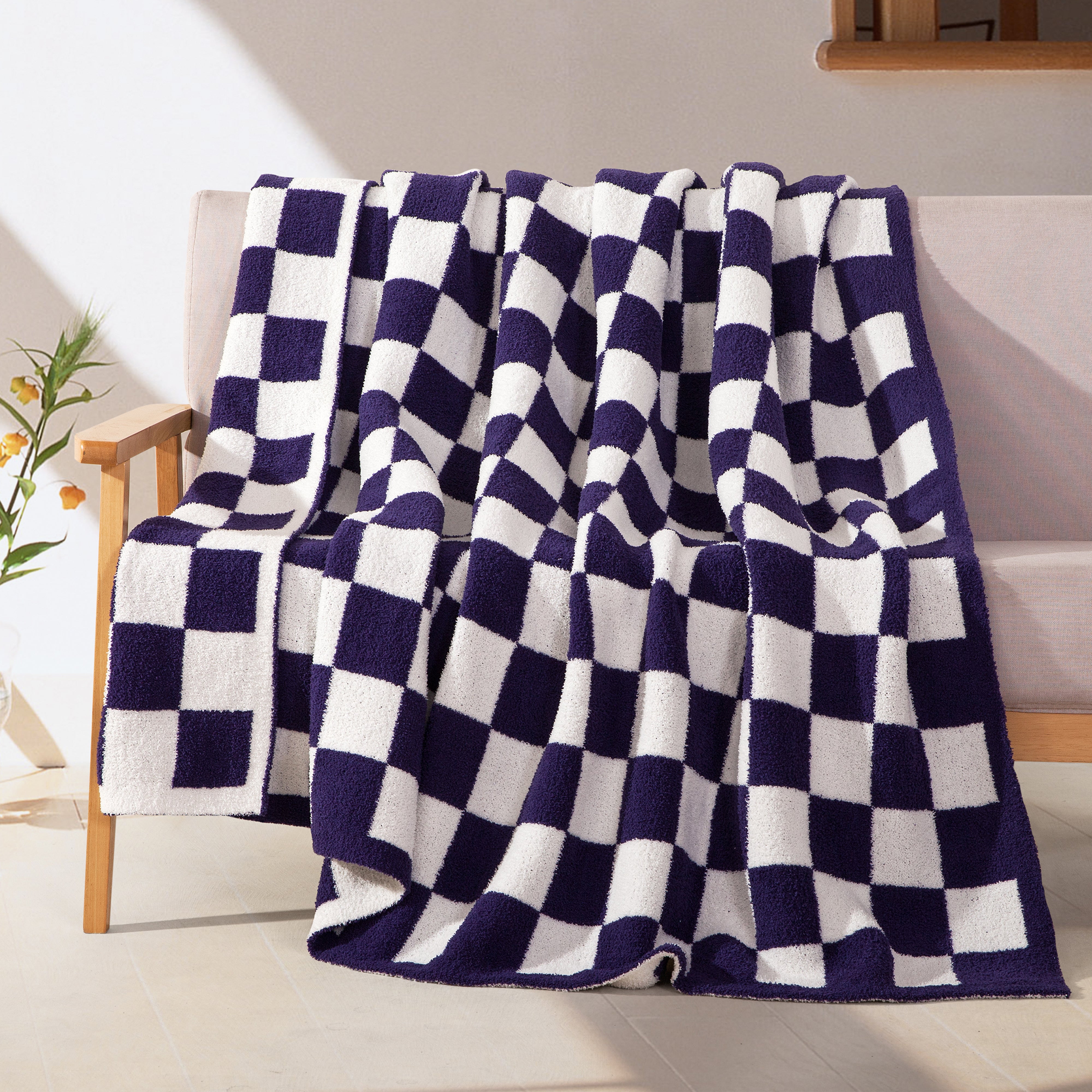 Everlaneas 50" x 70"  Ultra Soft Checkered Knitted Throw Blanket