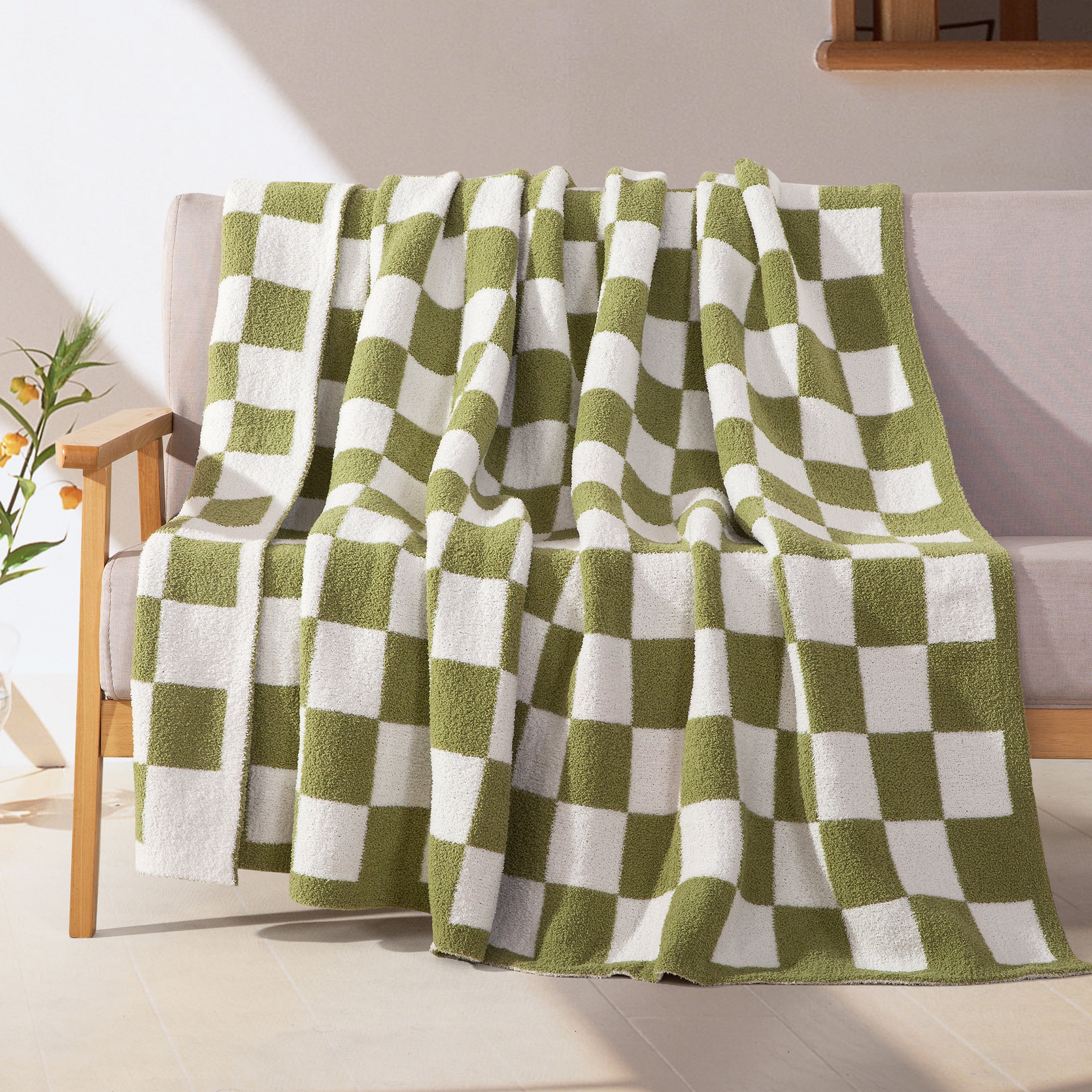 Everlaneas 50" x 70"  Ultra Soft Checkered Knitted Throw Blanket
