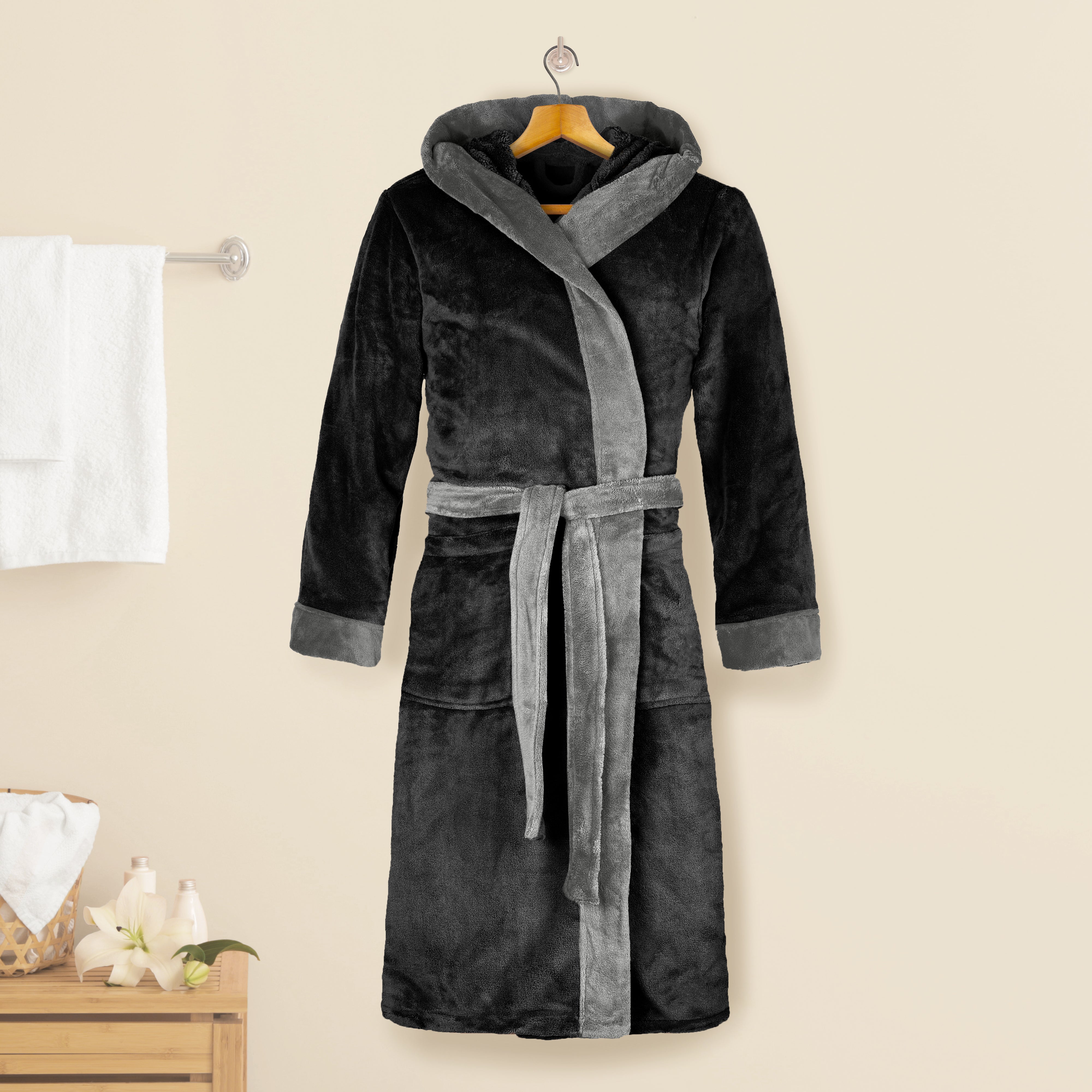 Everlaneas Women Hooded Velvet Fleece Long Bathrobe