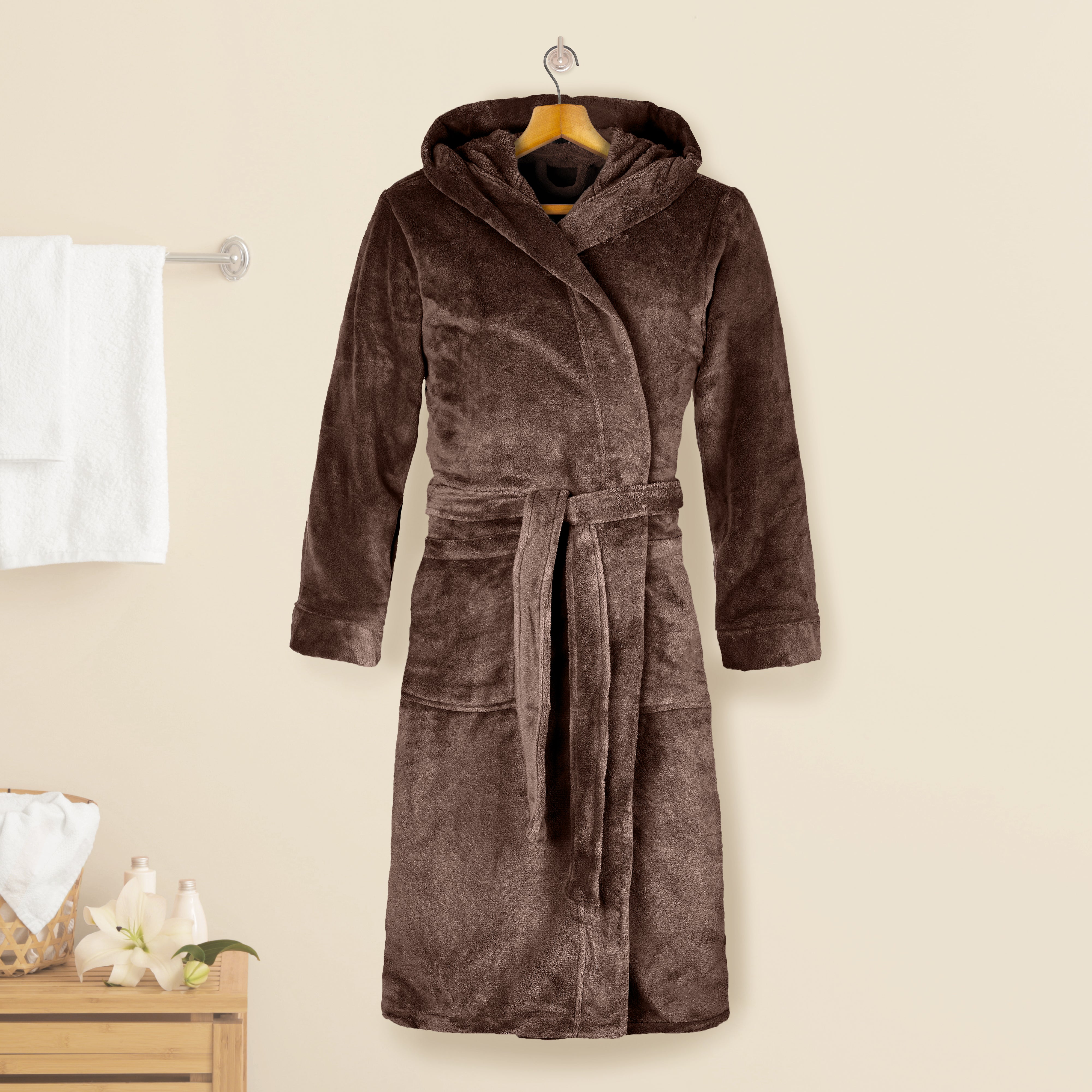 Everlaneas Women Hooded Velvet Fleece Long Bathrobe