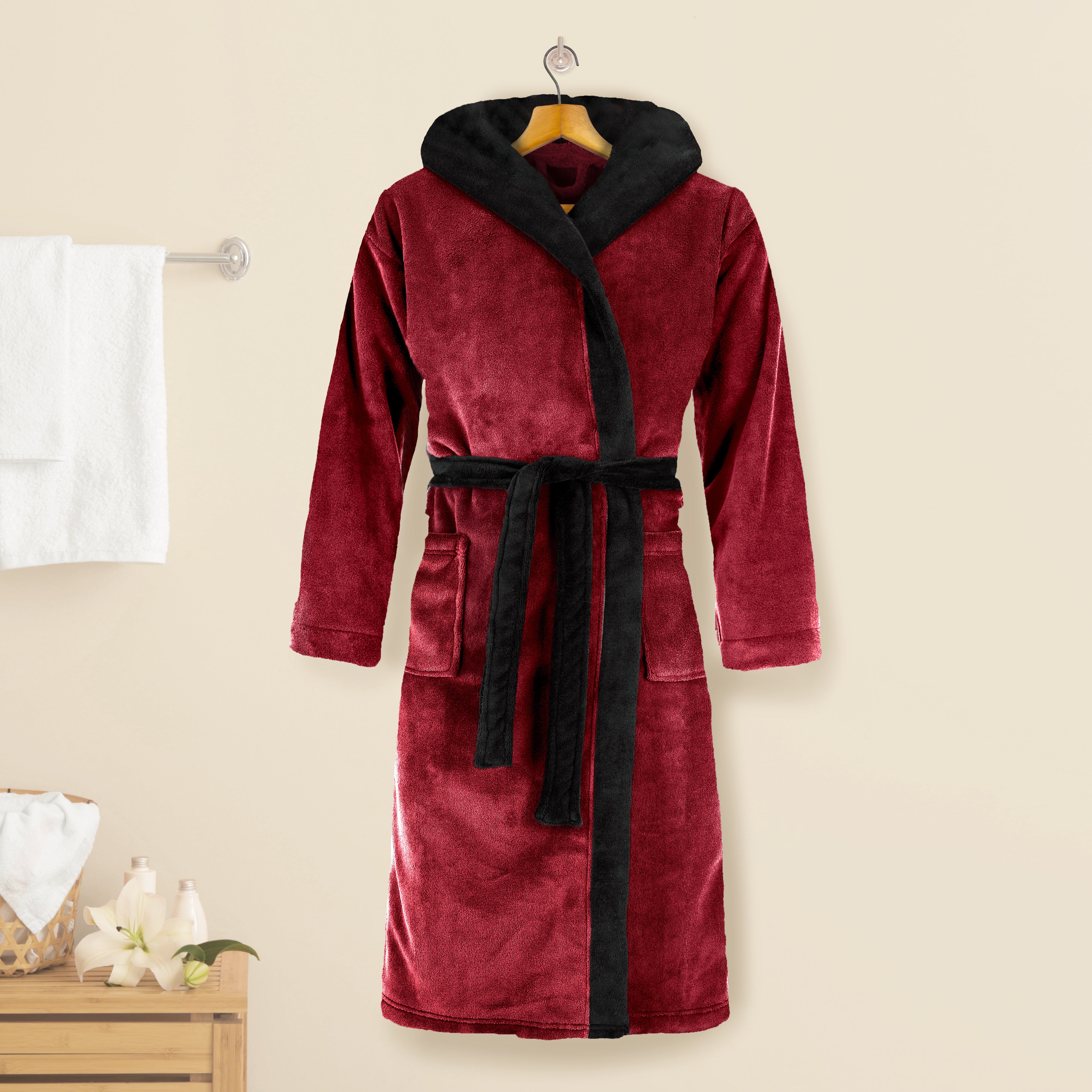 Everlaneas Women Hooded Velvet Fleece Long Bathrobe