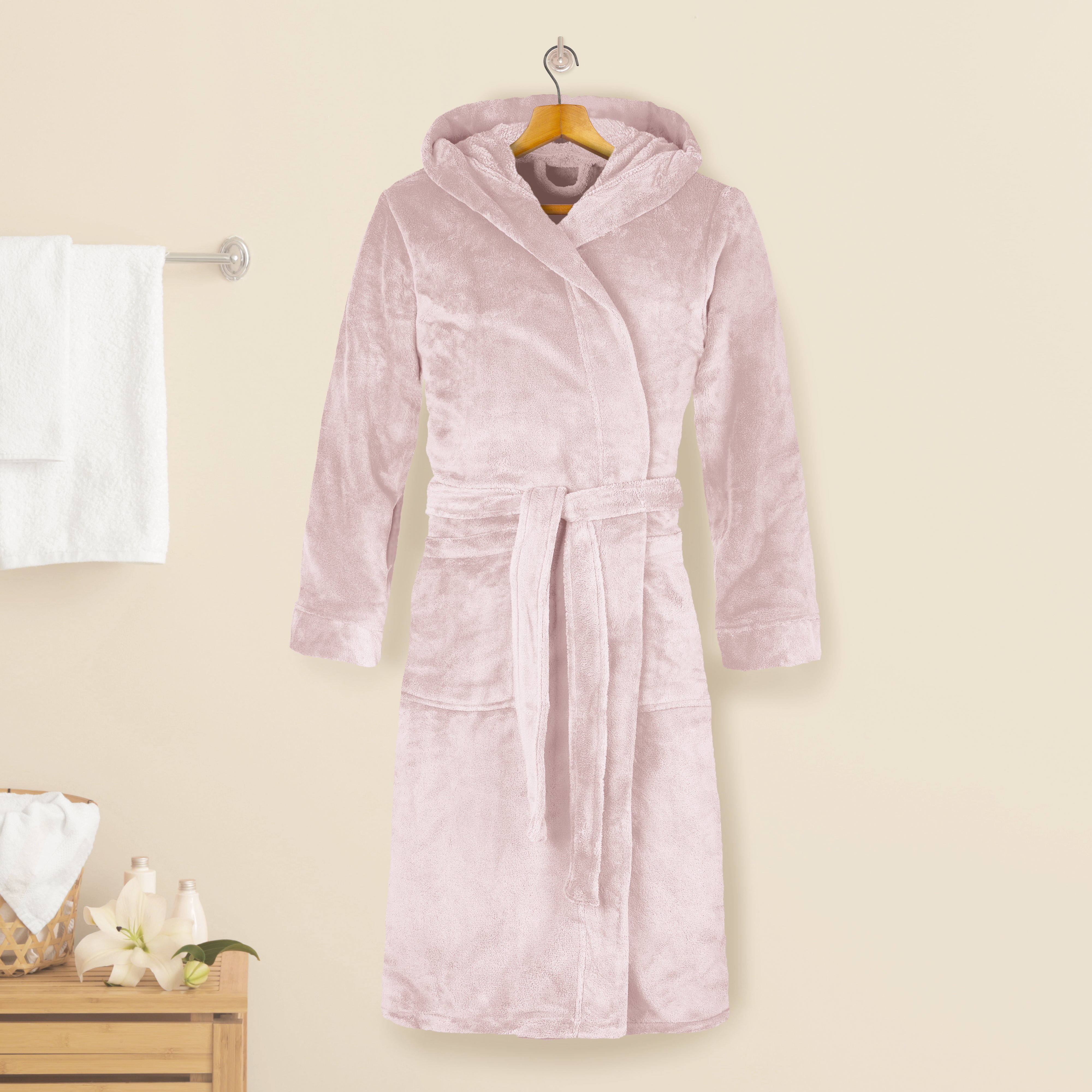 Everlaneas Women Hooded Velvet Fleece Long Bathrobe