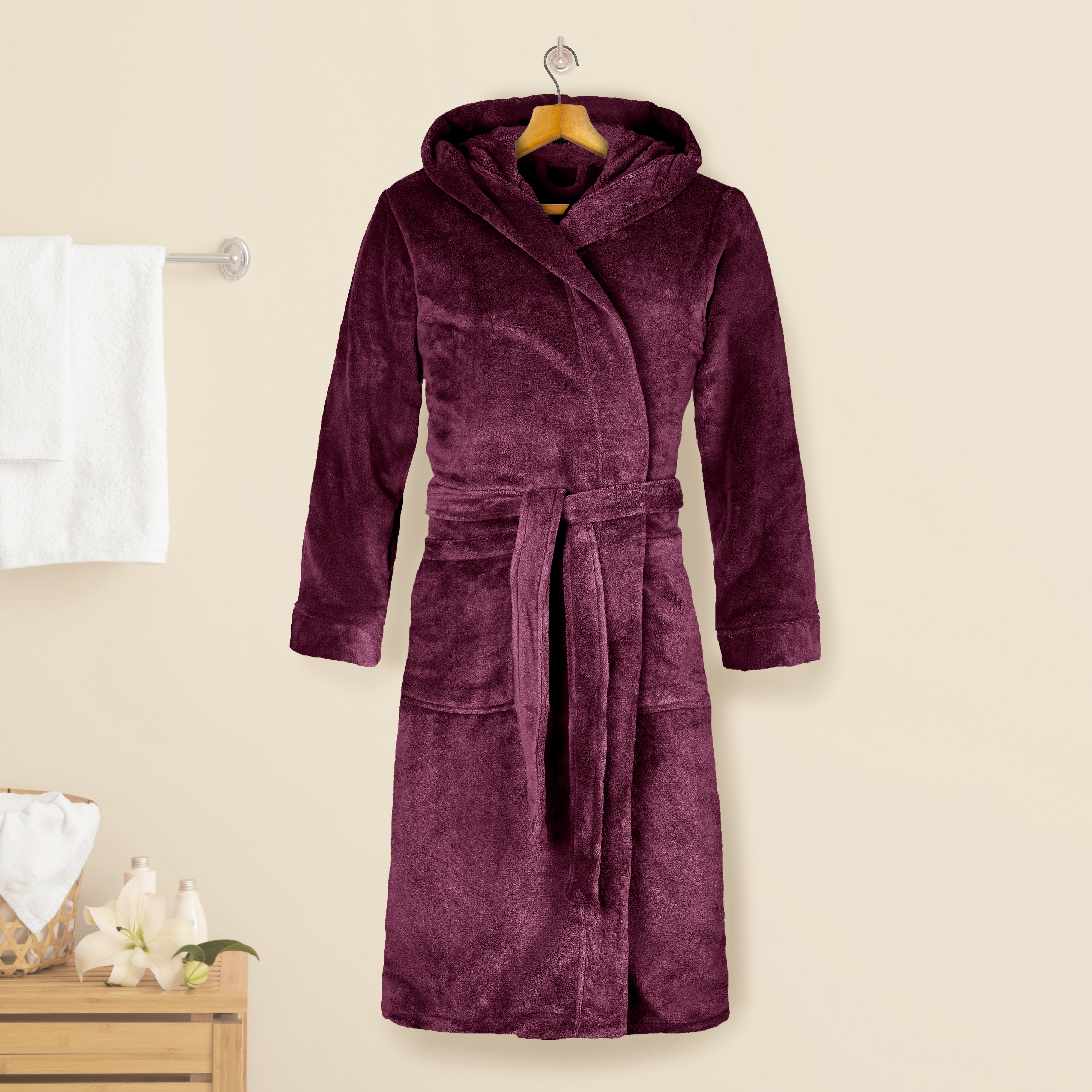 Everlaneas Women Hooded Velvet Fleece Long Bathrobe