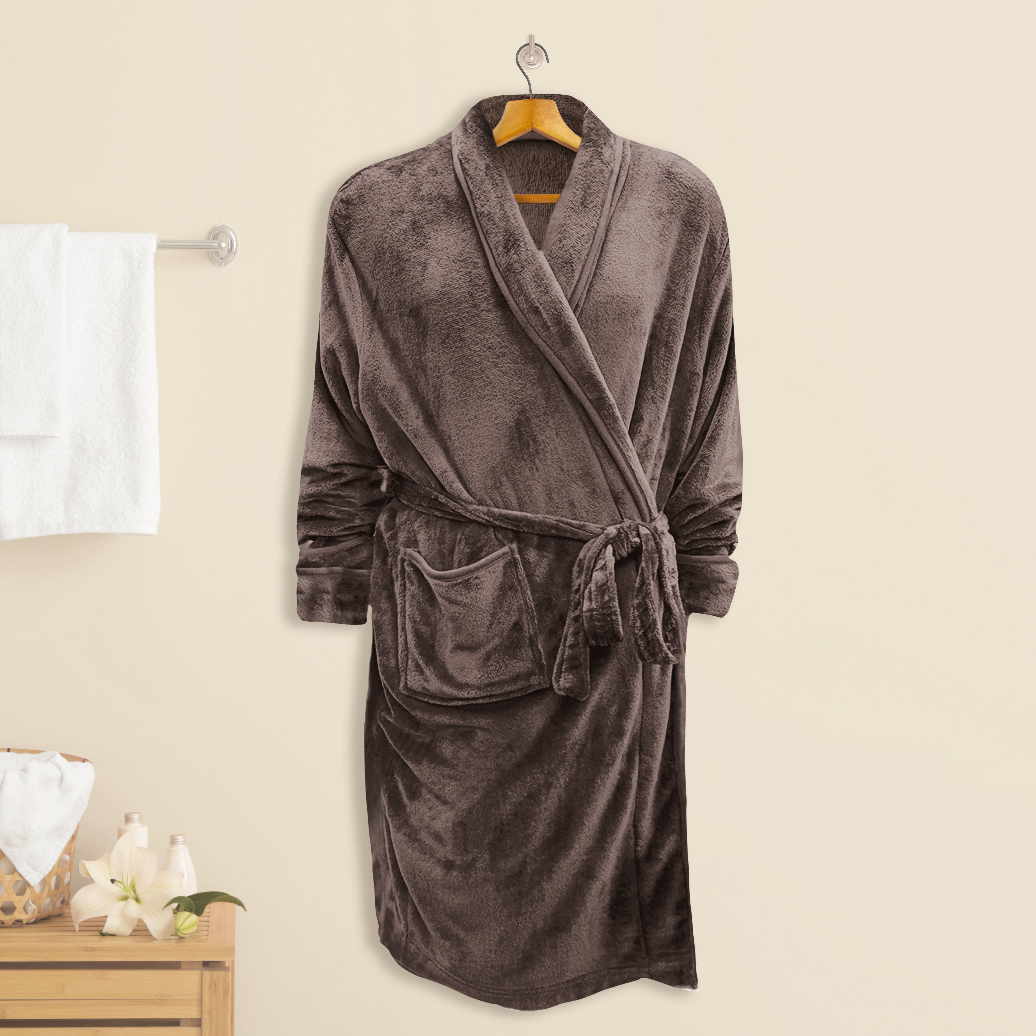 Everlaneas Women Shawl Collar Velvet Fleece Long Bathrobe