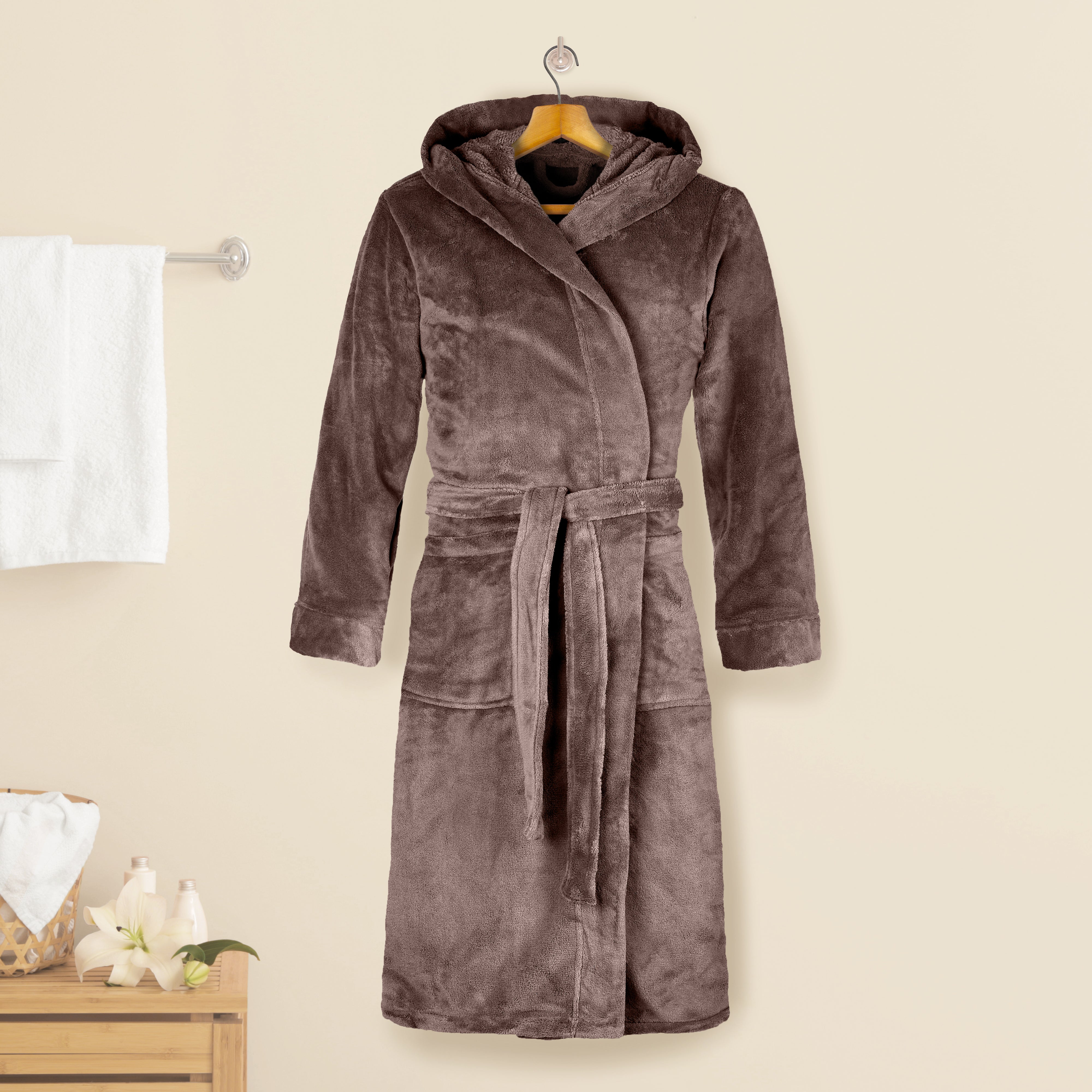Everlaneas Women Hooded Velvet Fleece Long Bathrobe