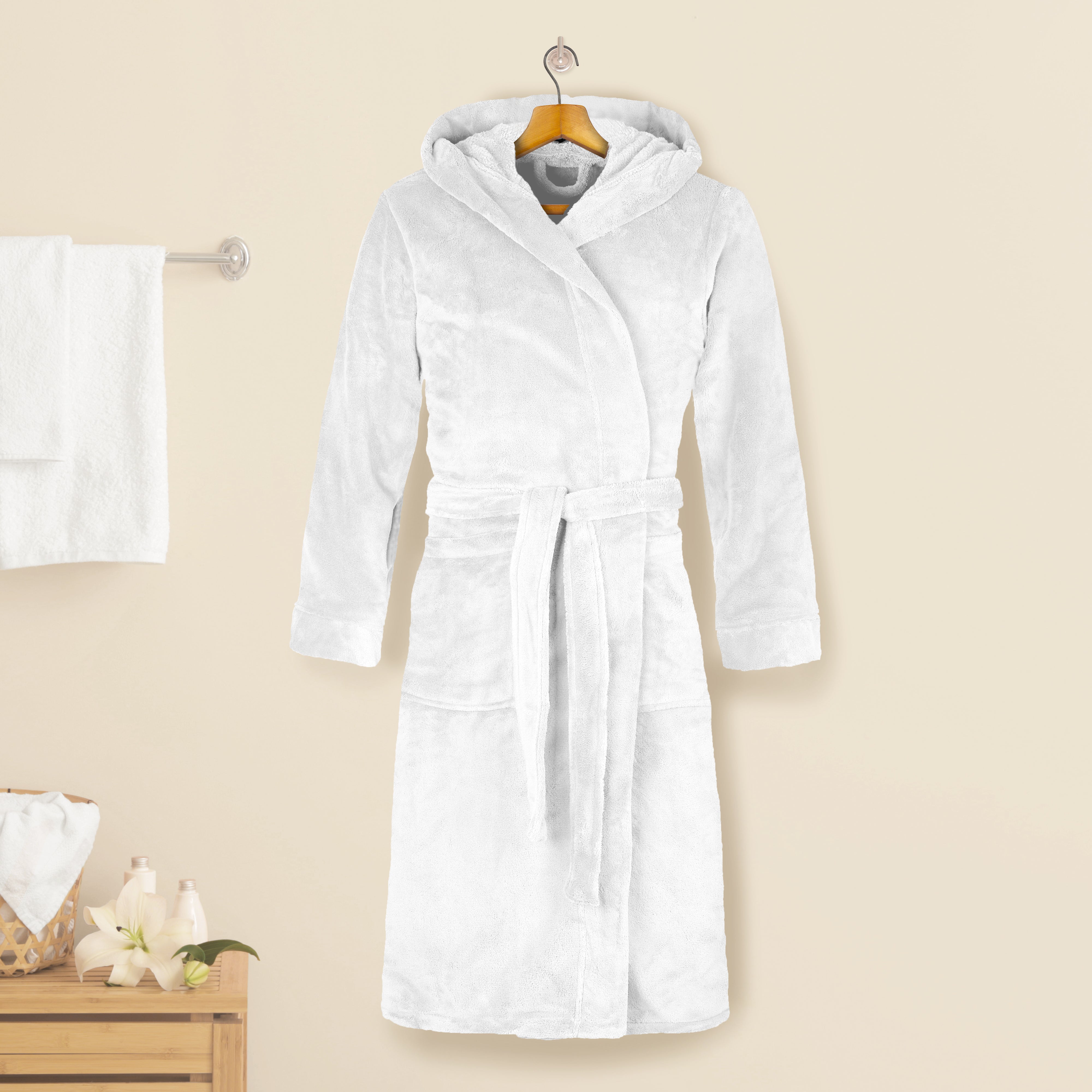 Everlaneas Women Hooded Velvet Fleece Long Bathrobe