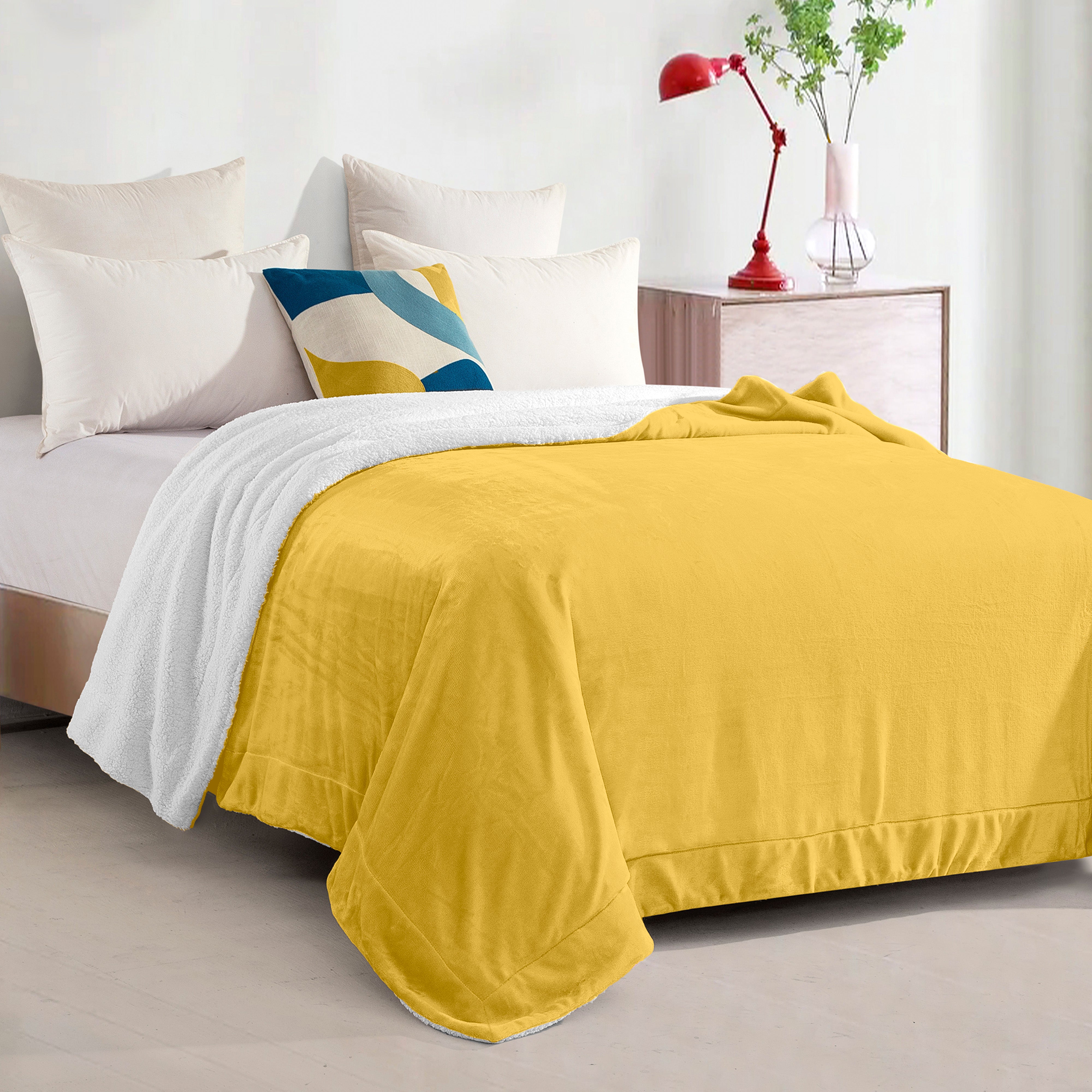 Everlaneas Reversible Sherpa Throw Blanket - Sherpa Back Throw Blanket