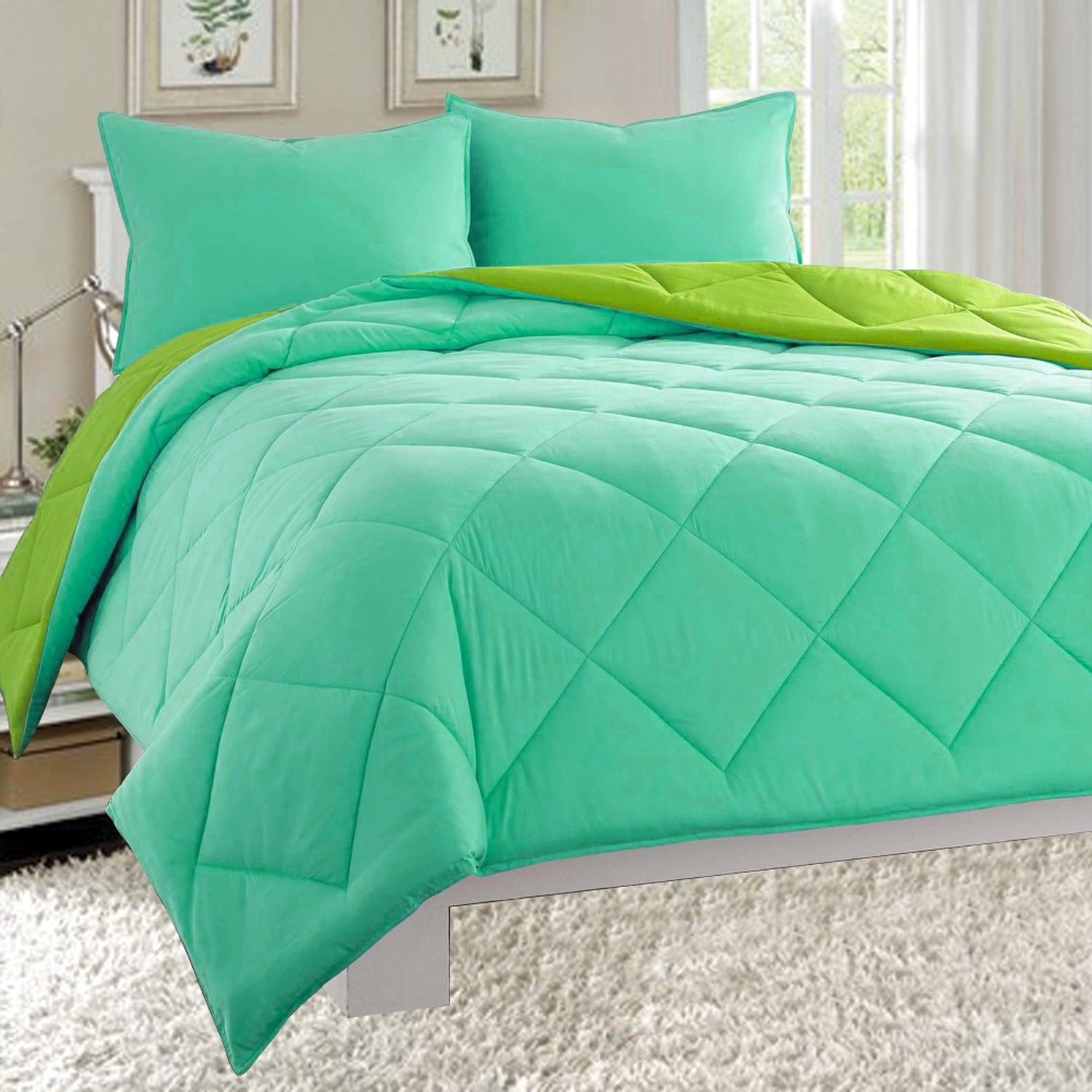 Everlaneas 3-Piece Reversible Diamond Stitched Comforter & Shams