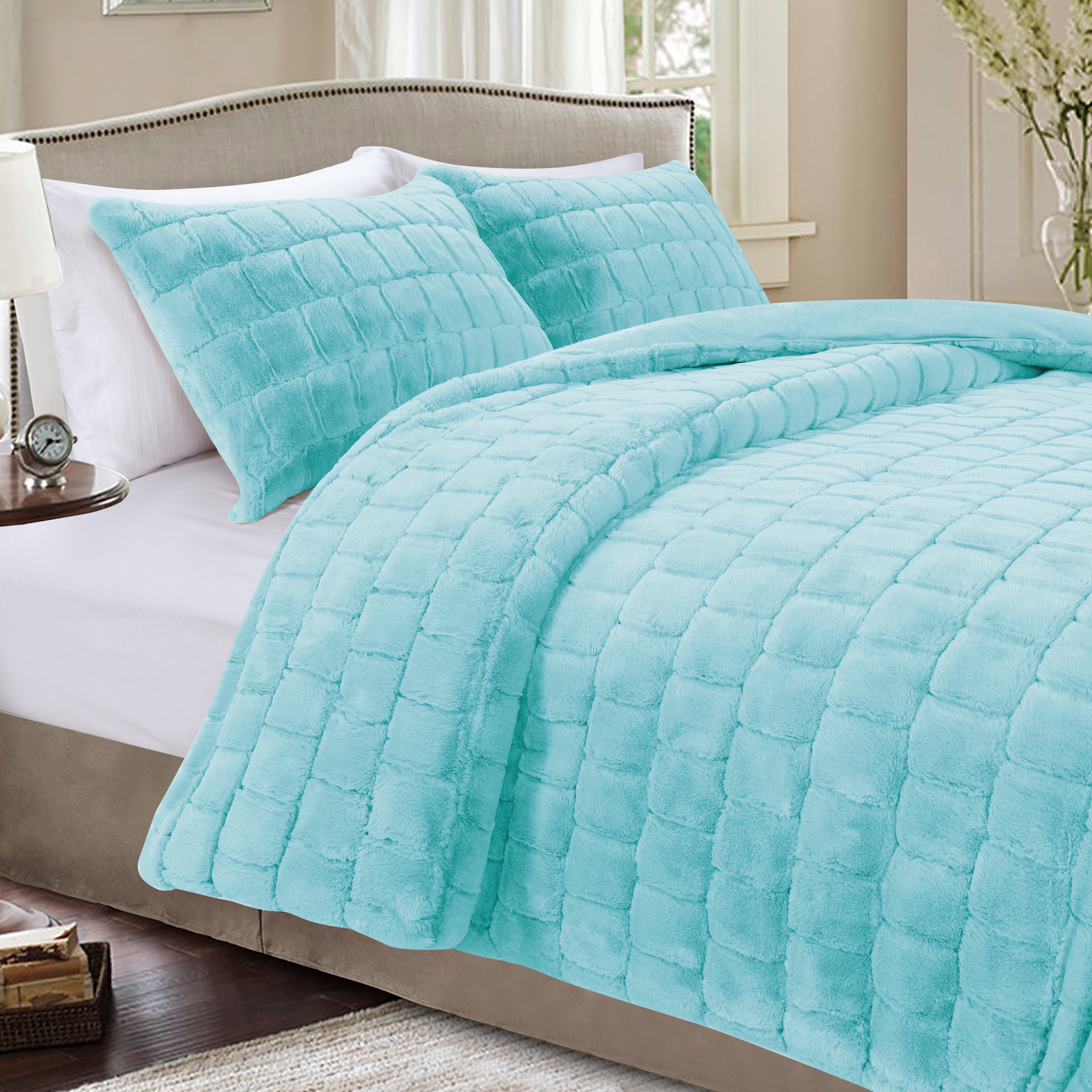 Everlaneas Fluffy 3-Piece Faux Rabbit Fur Comforter Set