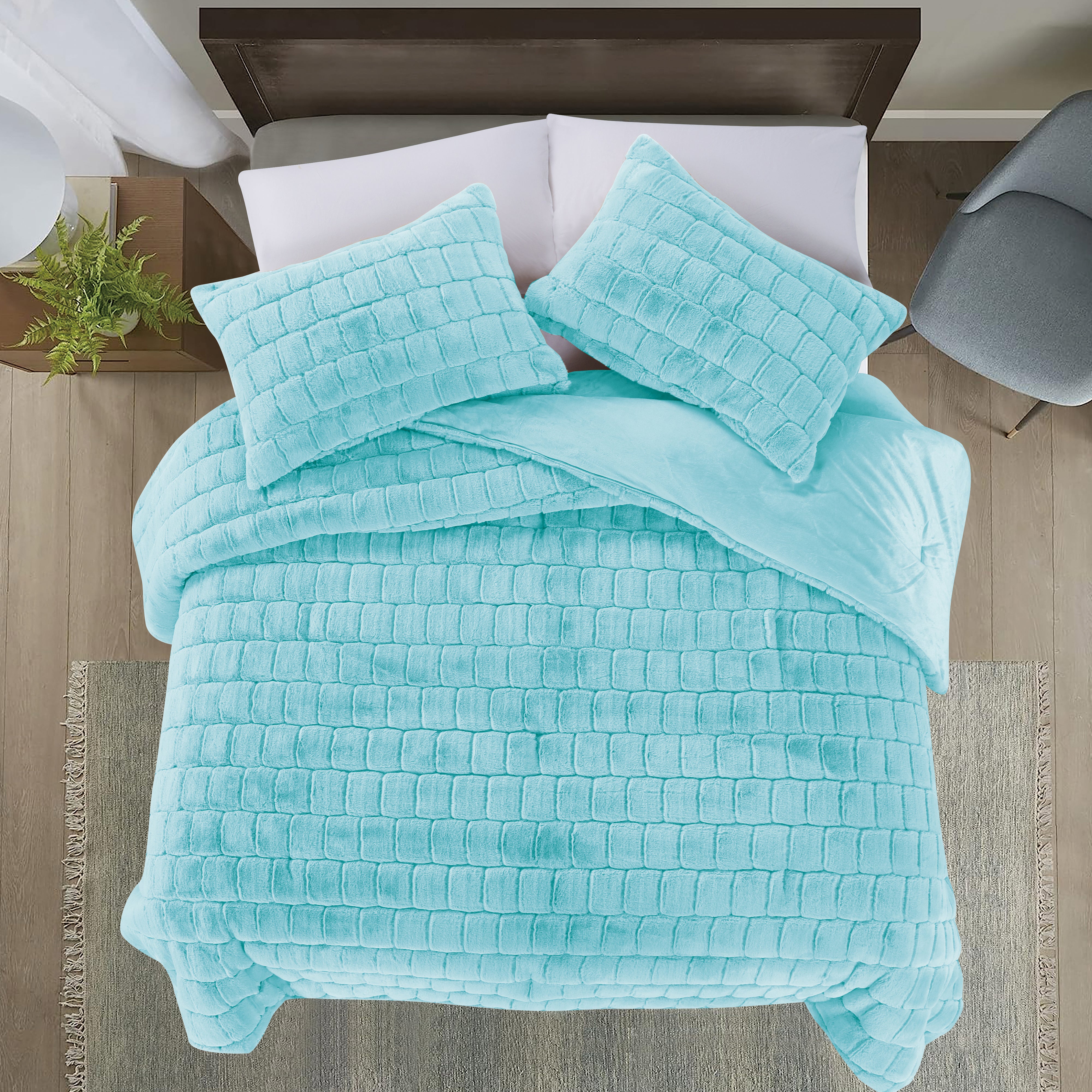 Everlaneas Fluffy 3-Piece Faux Rabbit Fur Comforter Set