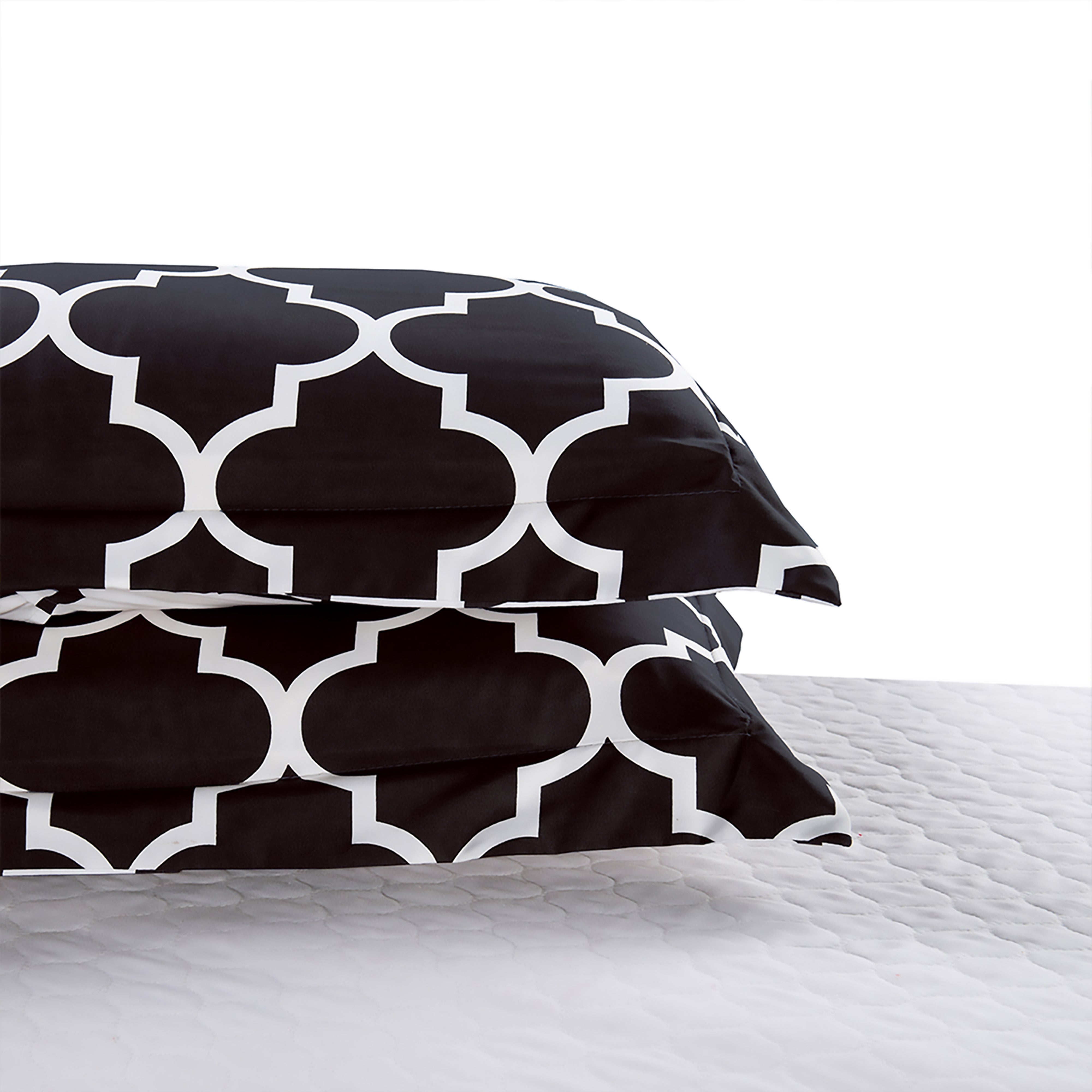 Everlaneas 3-Piece Moroccan Trellis Reversible Comforter Set