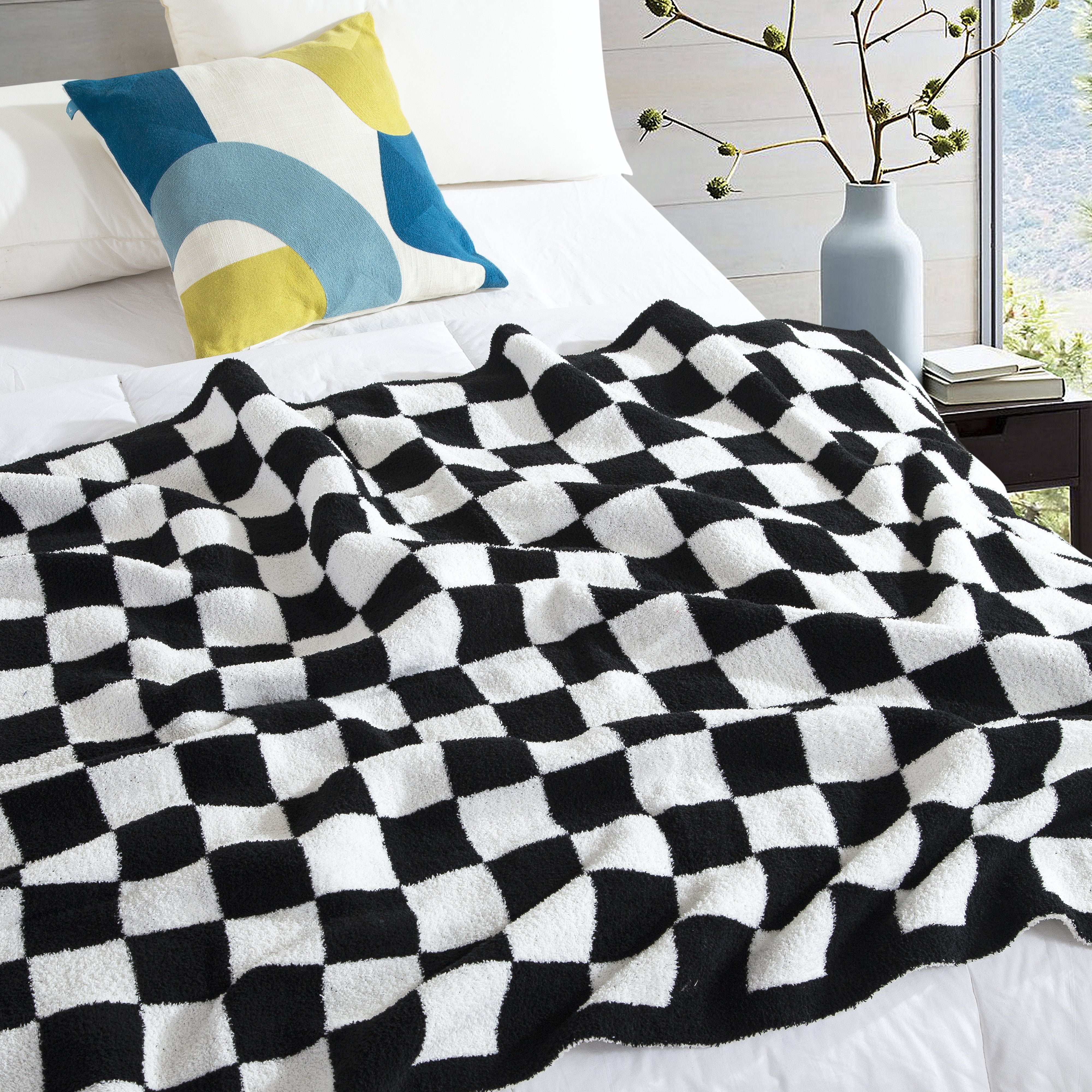 Everlaneas 50" x 70"  Ultra Soft Checkered Knitted Throw Blanket