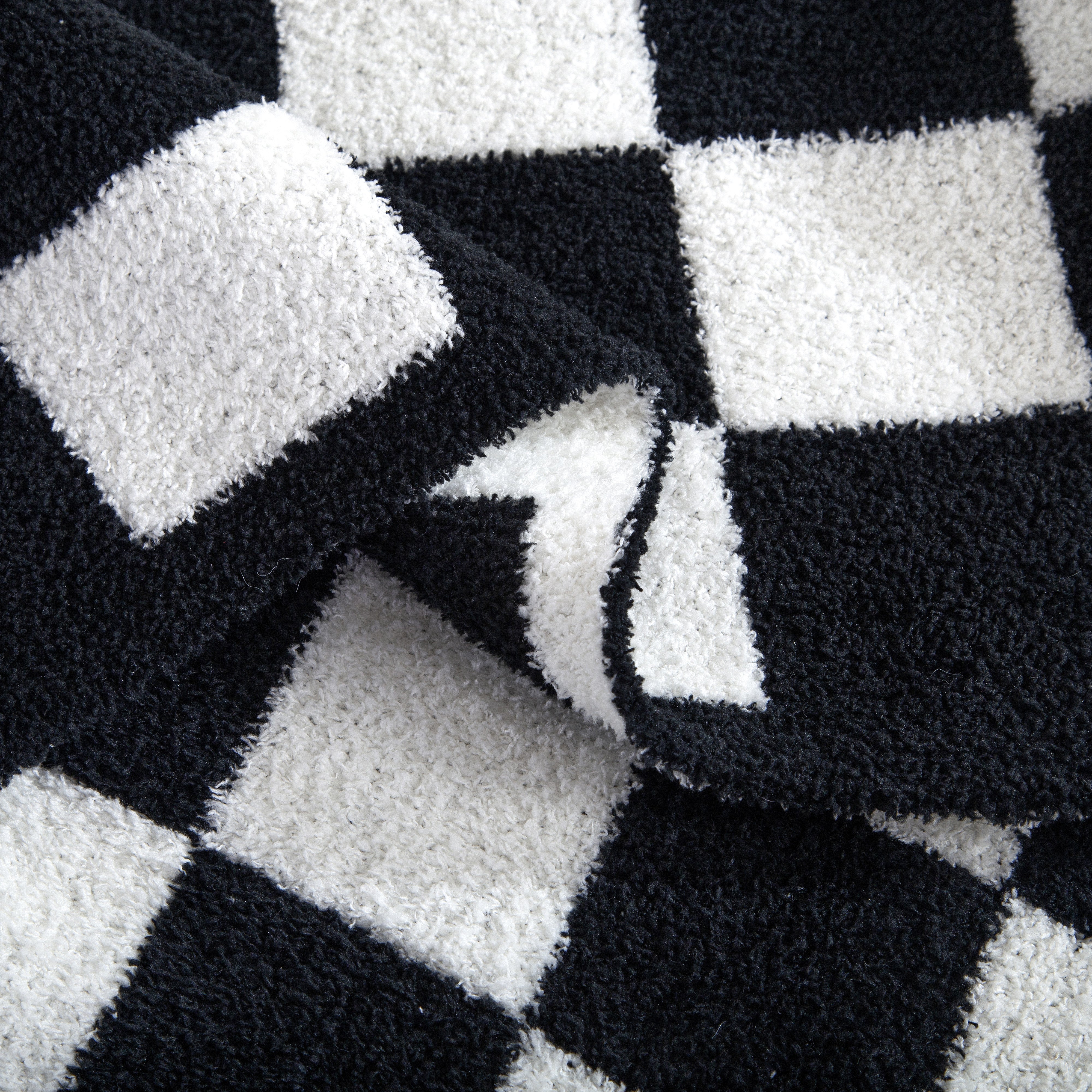 Everlaneas 50" x 70"  Ultra Soft Checkered Knitted Throw Blanket