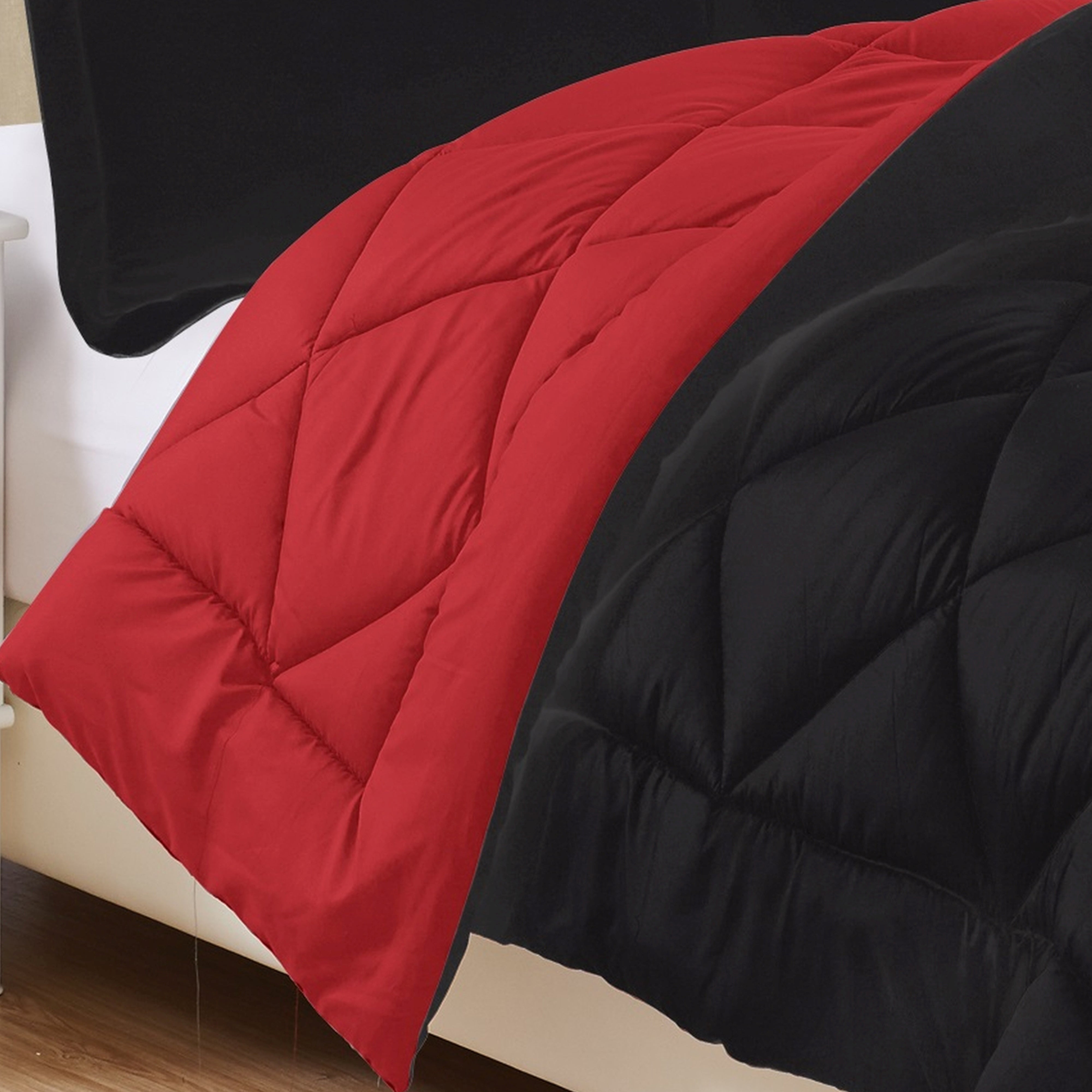 Everlaneas 3-Piece Reversible Diamond Stitched Comforter & Shams