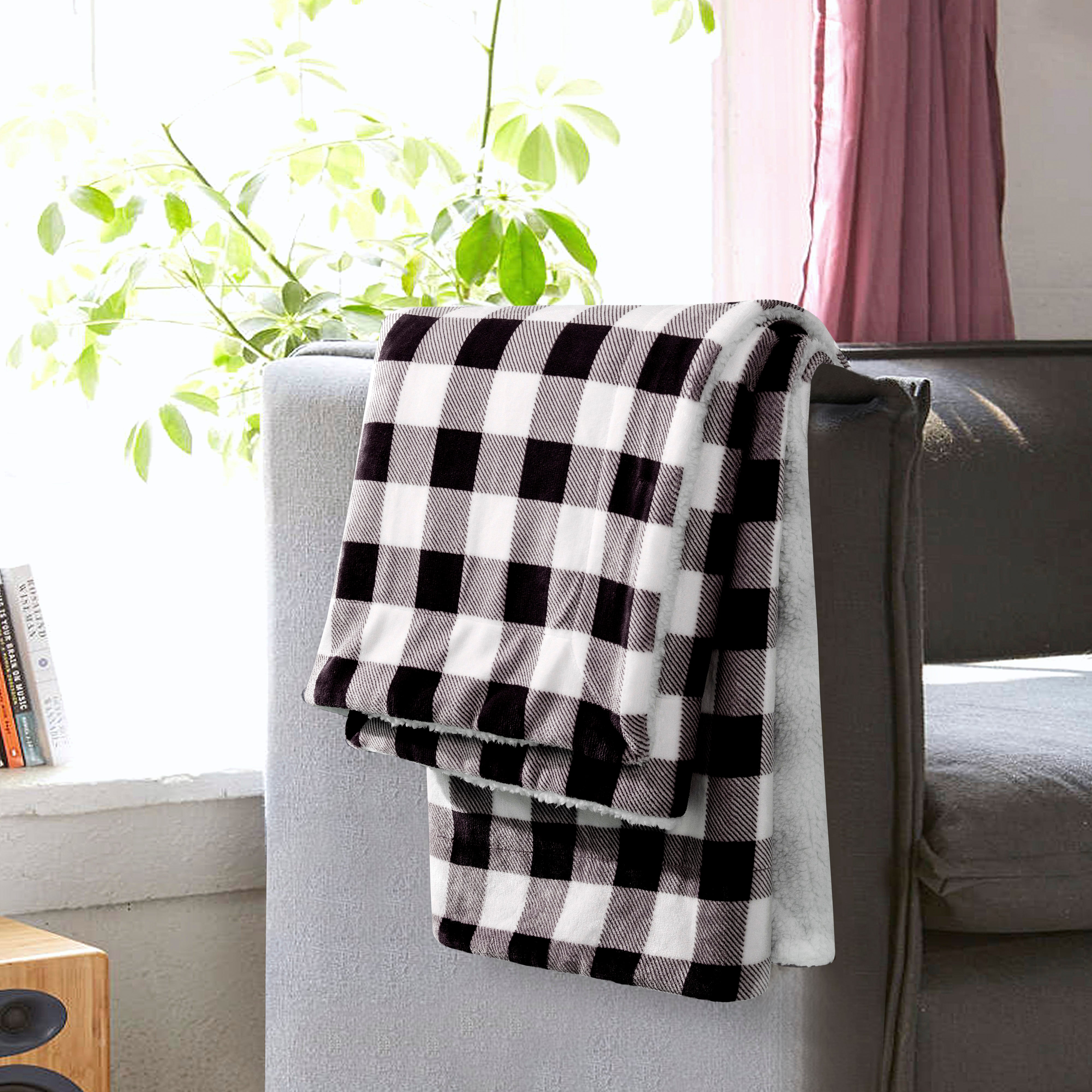 Everlaneas Buffalo Plaid Flannel Fleece Sherpa Throw Blanket