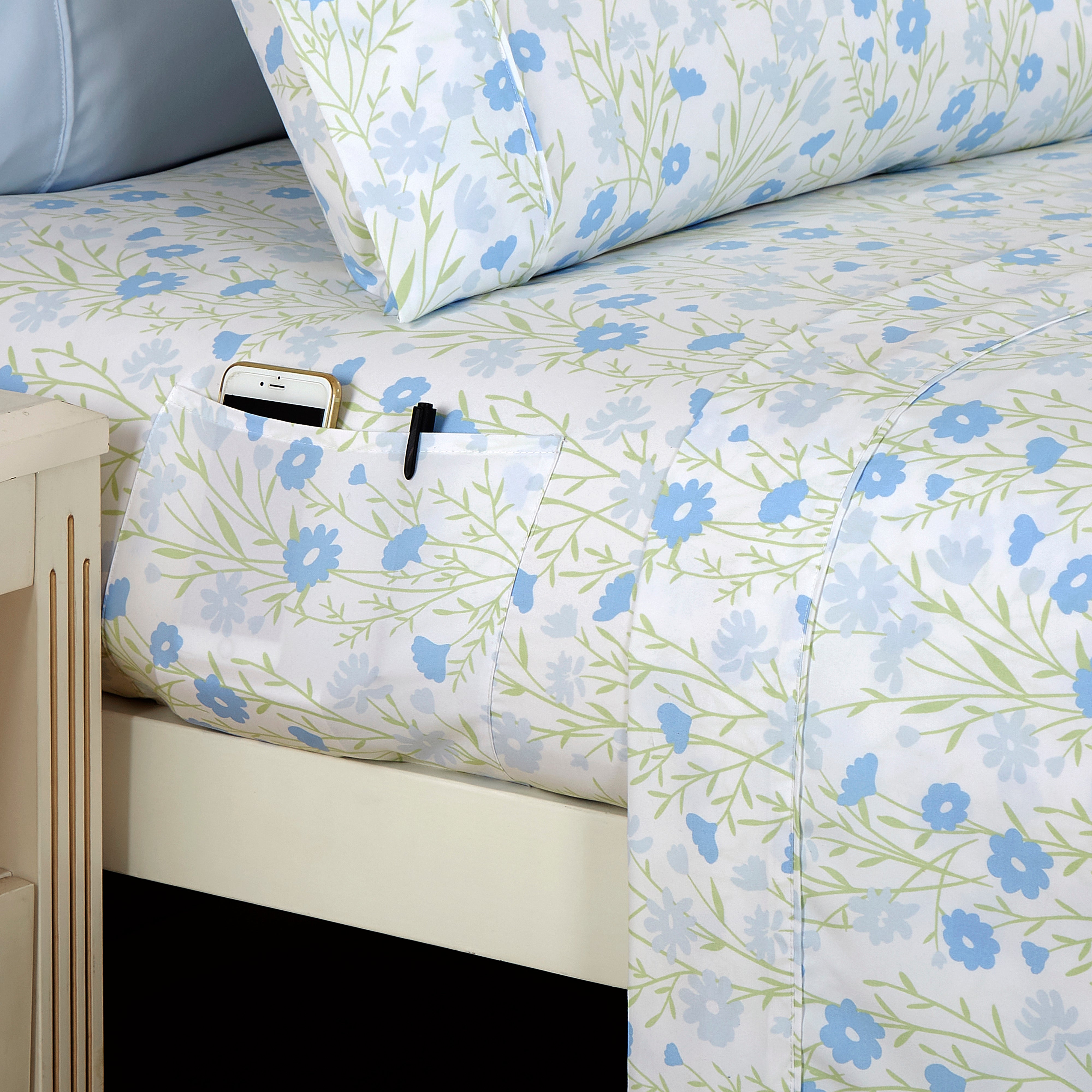 Everlaneas 6-Piece Floral and Stripe Pattern Sheet Set - Soft as a Hotel Premium Quality Bedding