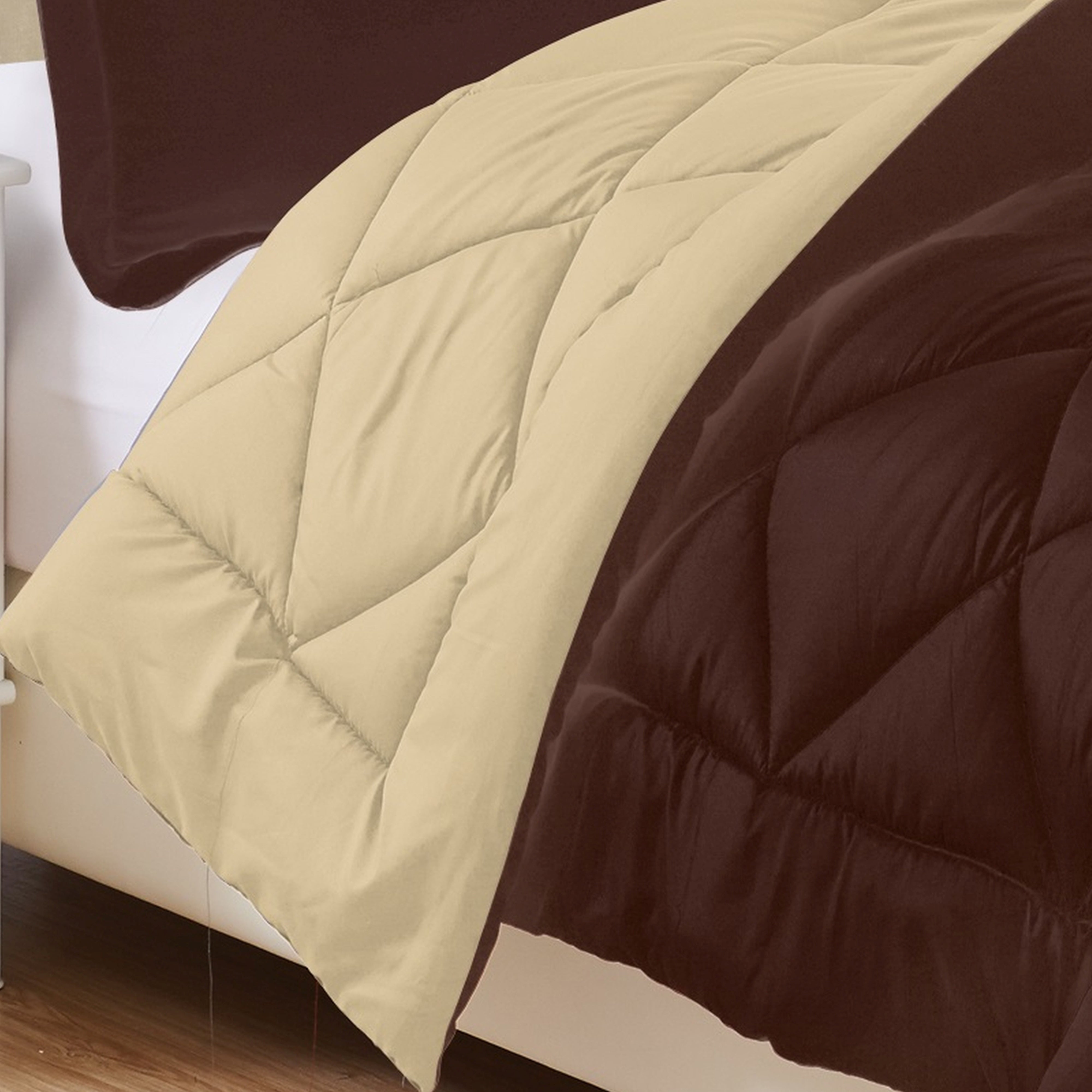 Everlaneas 3-Piece Reversible Diamond Stitched Comforter & Shams