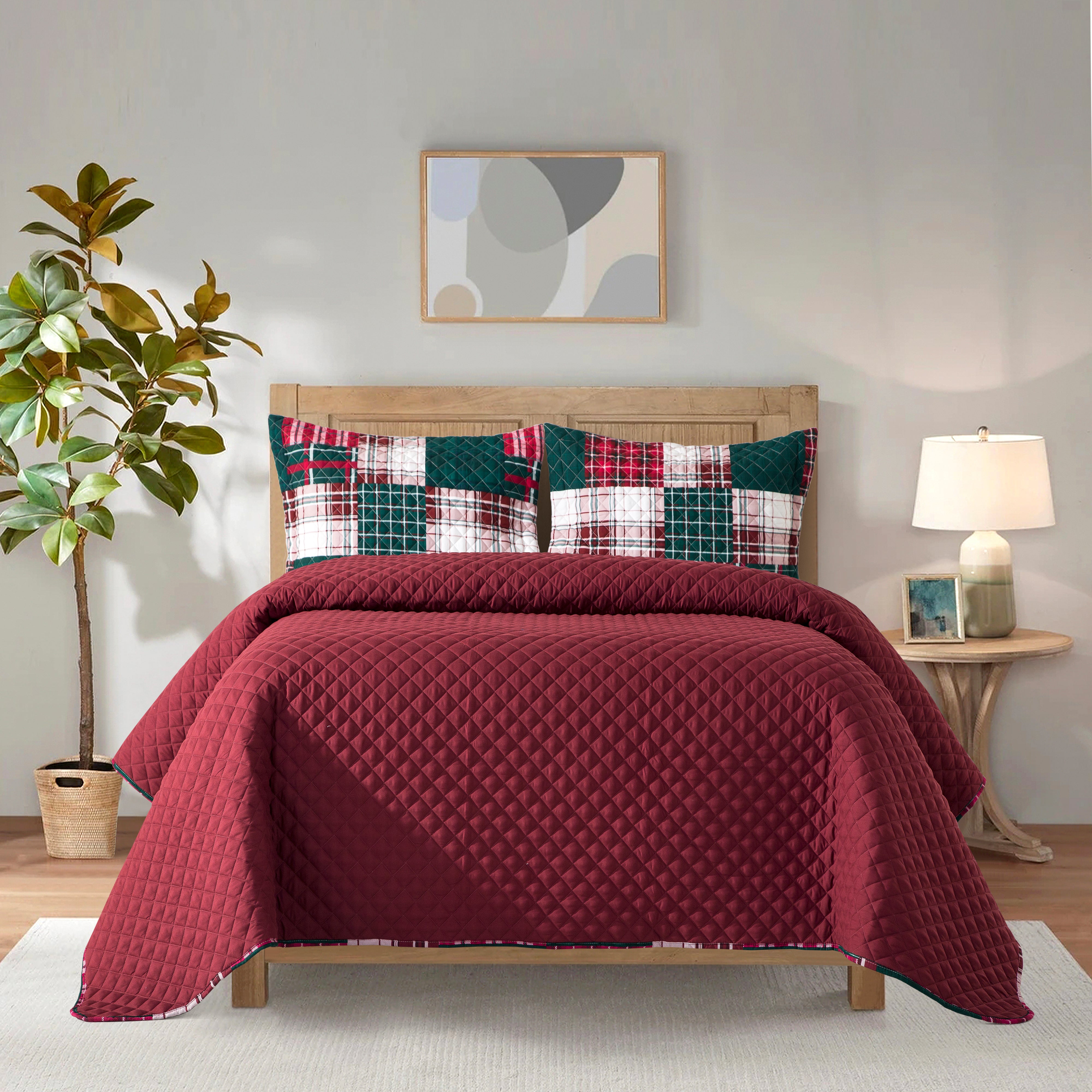 Everlaneas 3-Piece Patch Plaid Quilted Reversible Bedspread Coverlet Set