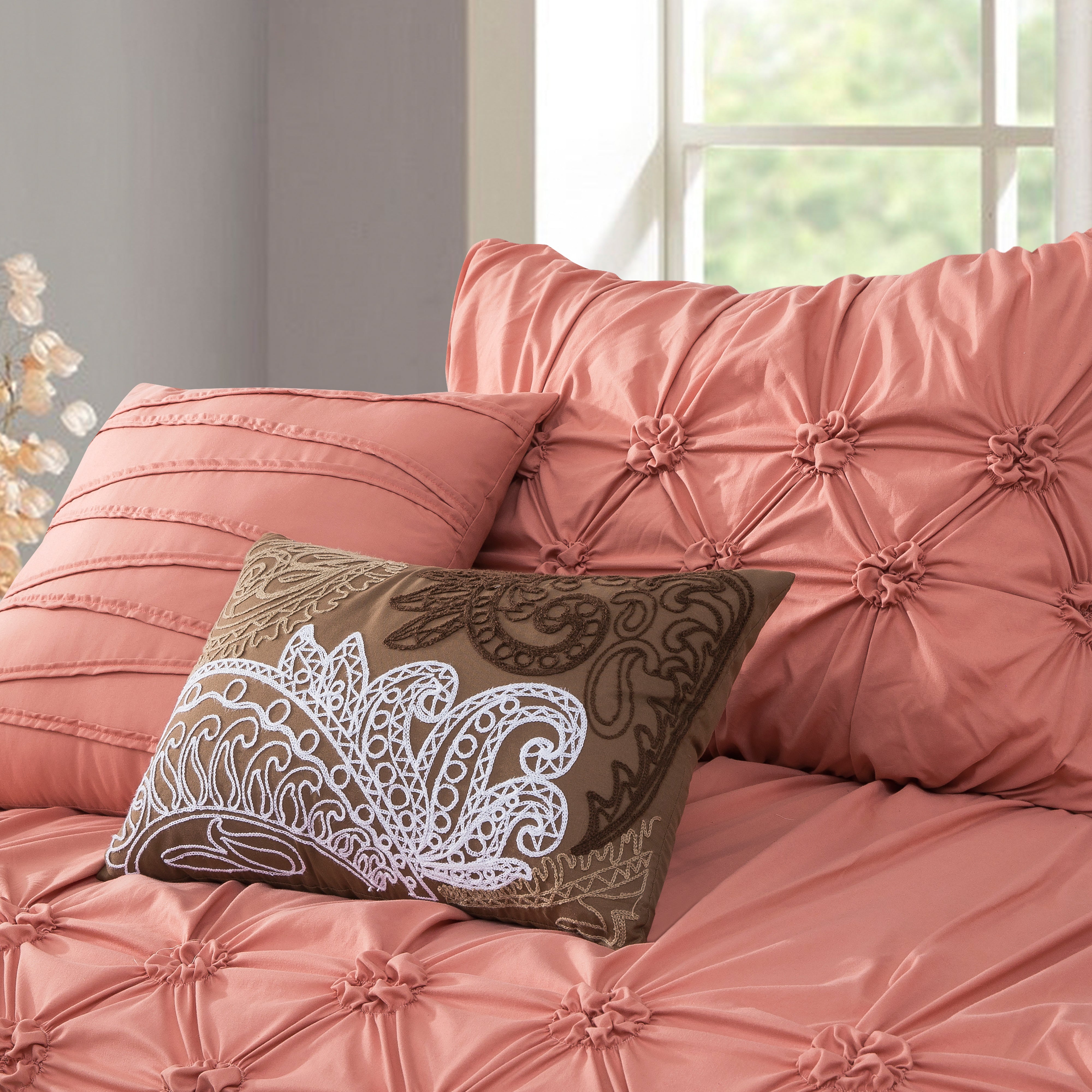 Everlaneas 12-Piece Ella Pleated Ruched Pintuck Comforter Set, Includes 6-Piece Sheet Set with Double Sided Storage Pockets