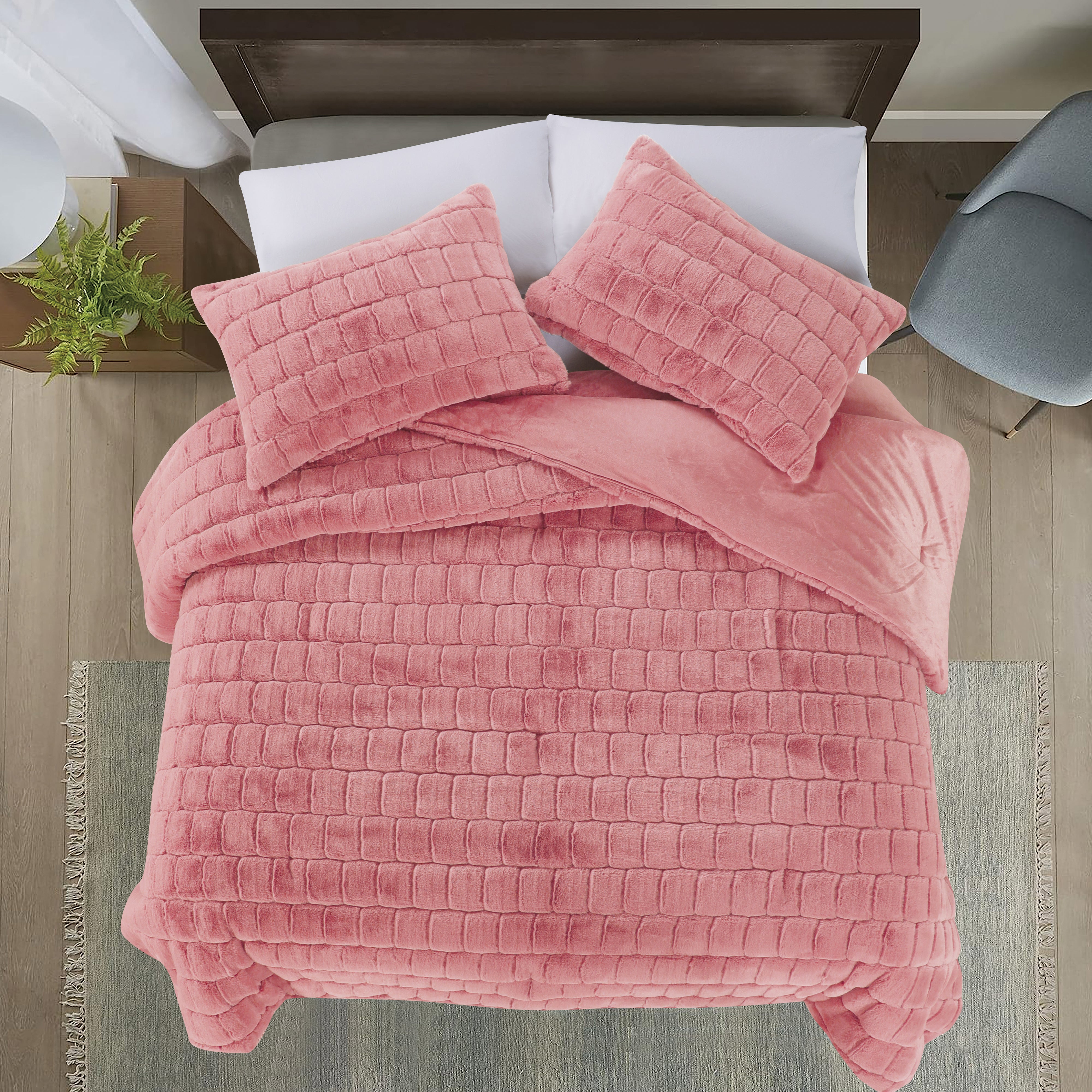 Everlaneas Fluffy 3-Piece Faux Rabbit Fur Comforter Set