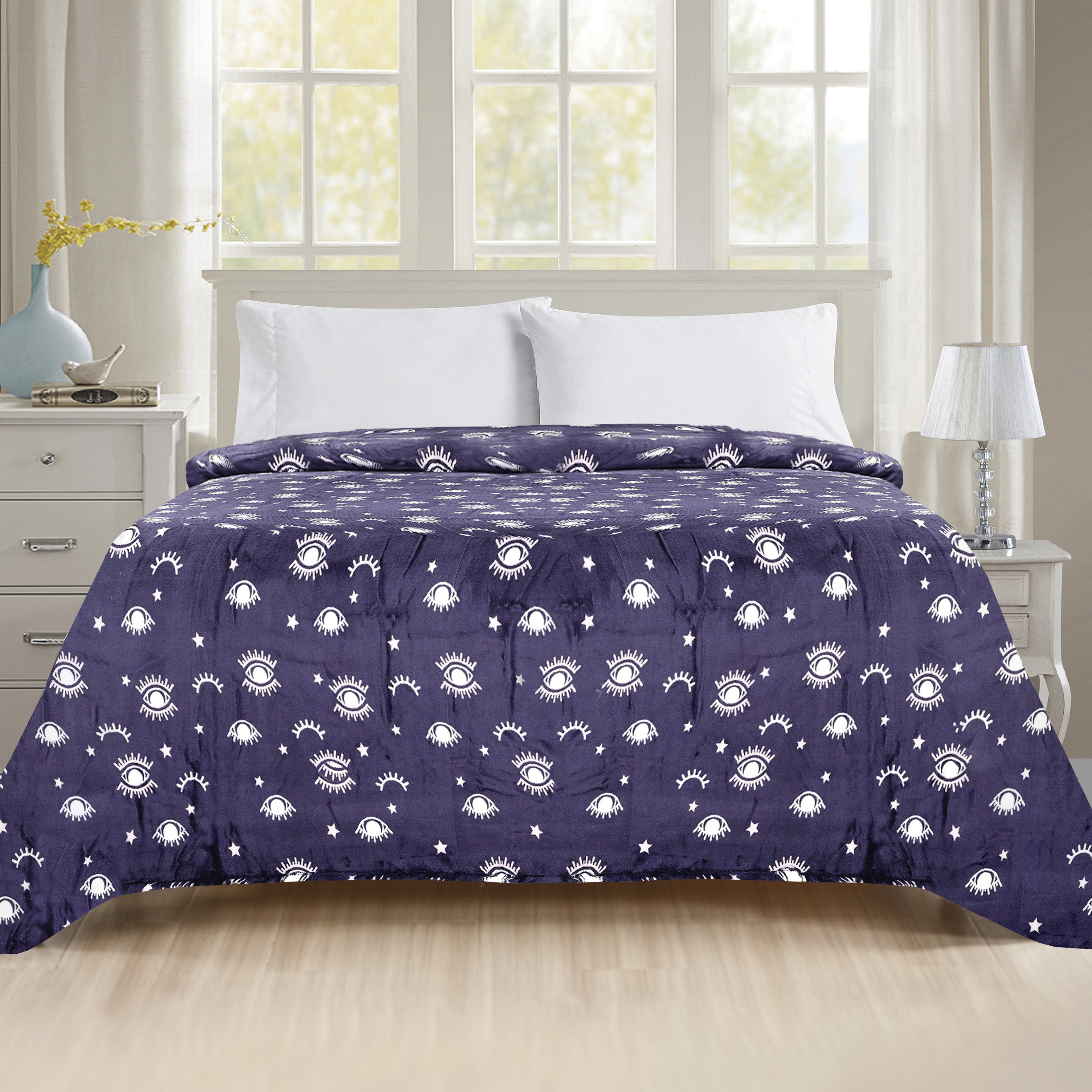 Everlaneas Printed Bed or Oversized Couch Blanket - Lightweight for All Season Warmth