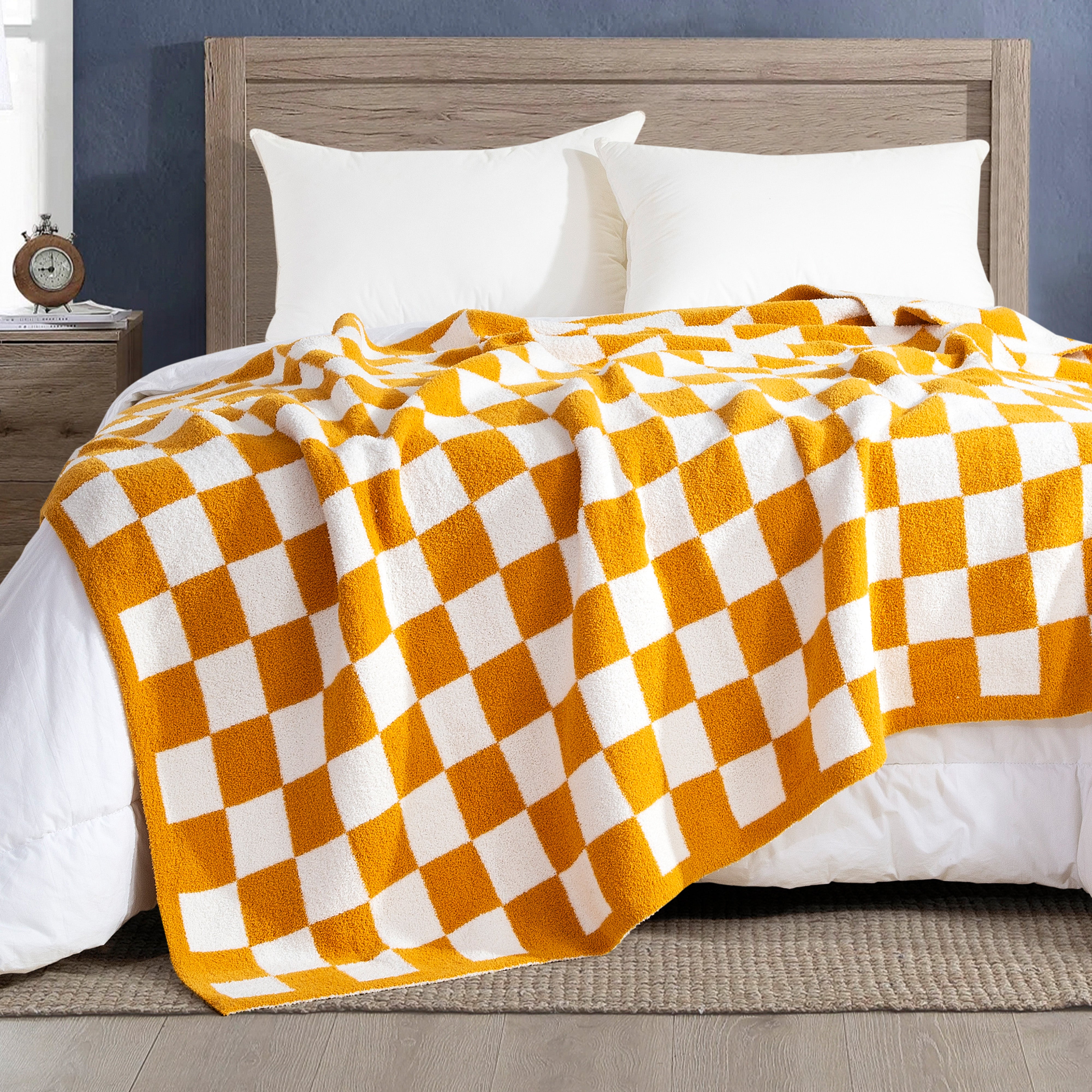 Everlaneas 50" x 70"  Ultra Soft Checkered Knitted Throw Blanket