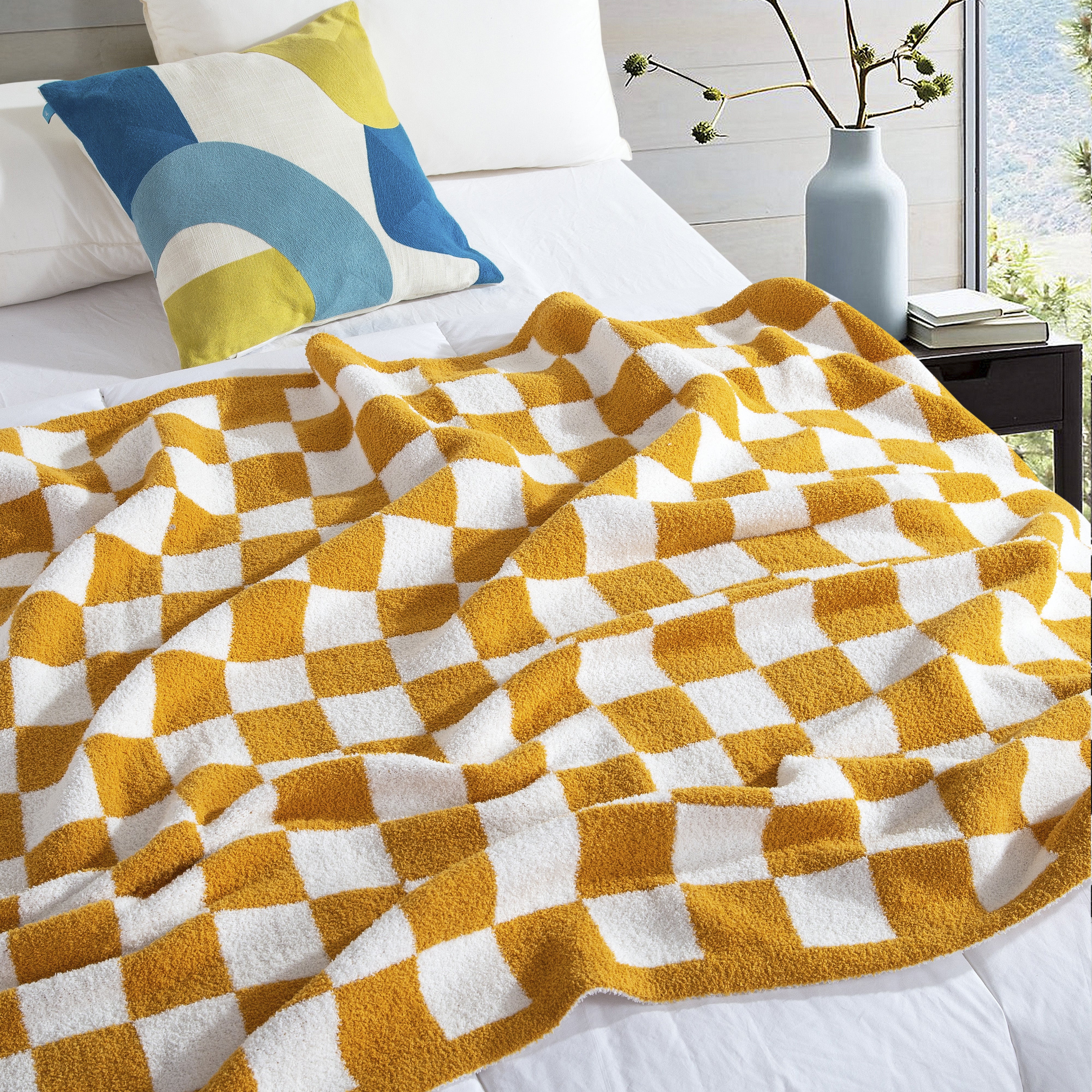 Everlaneas 50" x 70"  Ultra Soft Checkered Knitted Throw Blanket