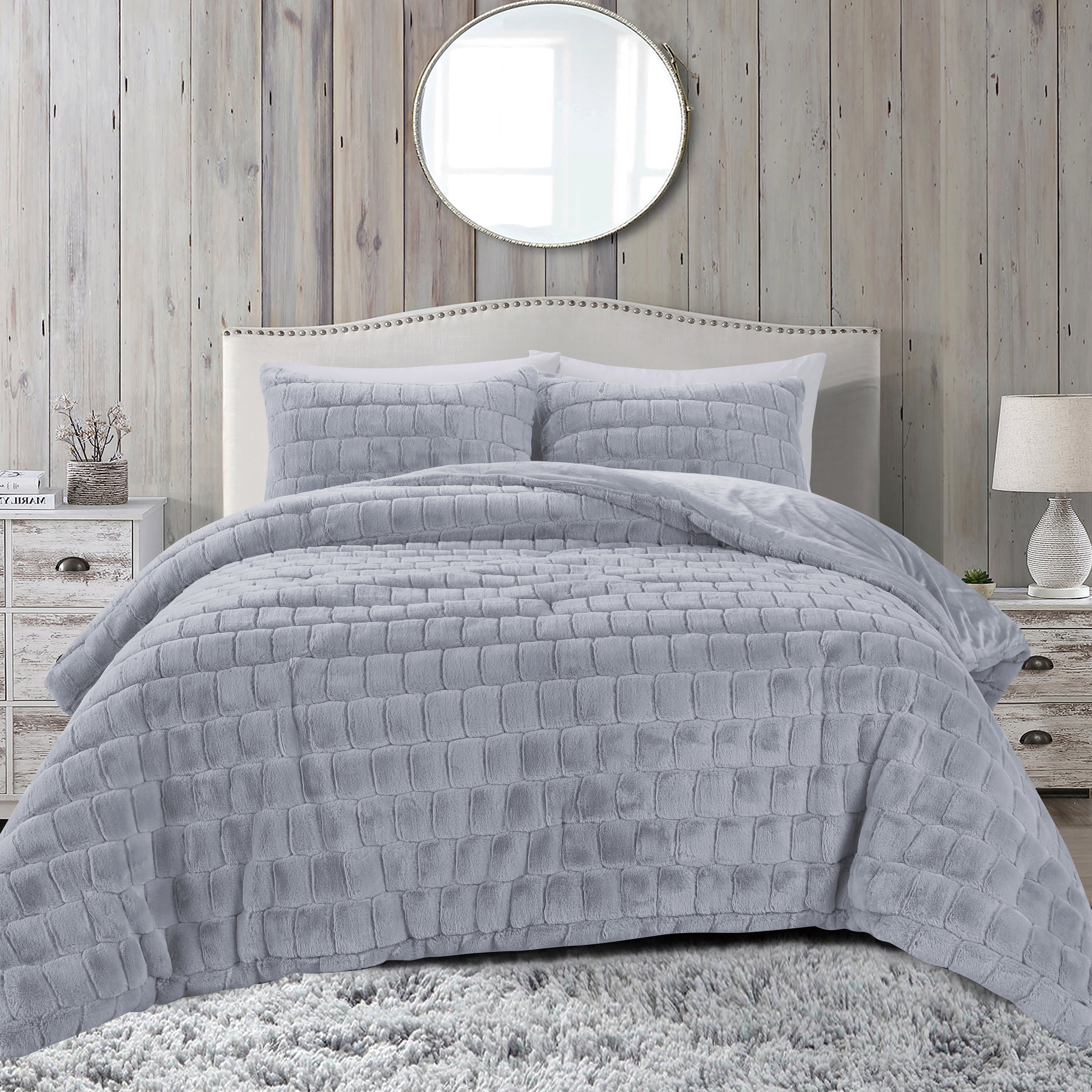 Everlaneas Fluffy 3-Piece Faux Rabbit Fur Comforter Set