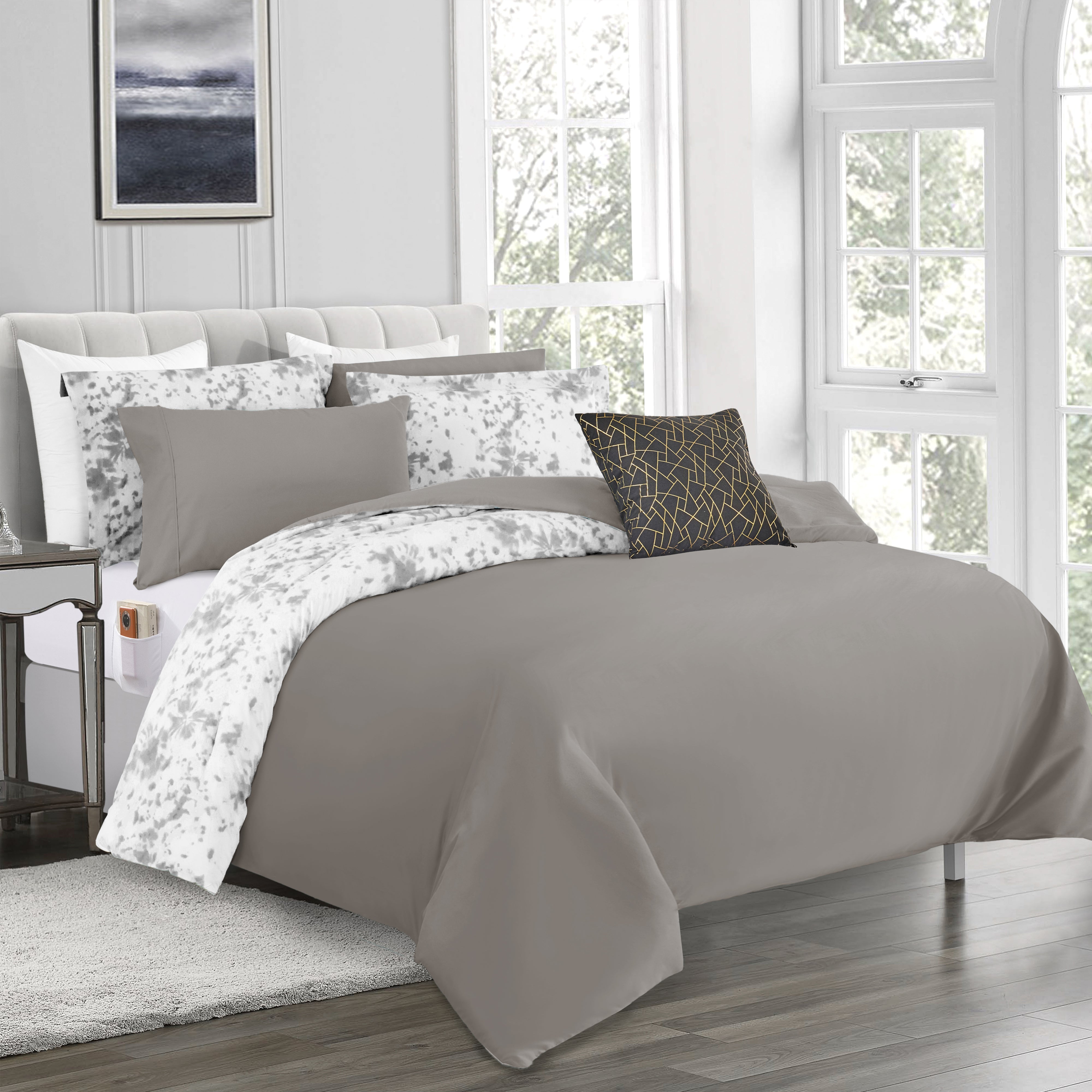 Everlaneas 10-Piece Tie-Dye Comforter Set, Includes 6-Piece Sheet Set with Double Sided Storage Pockets