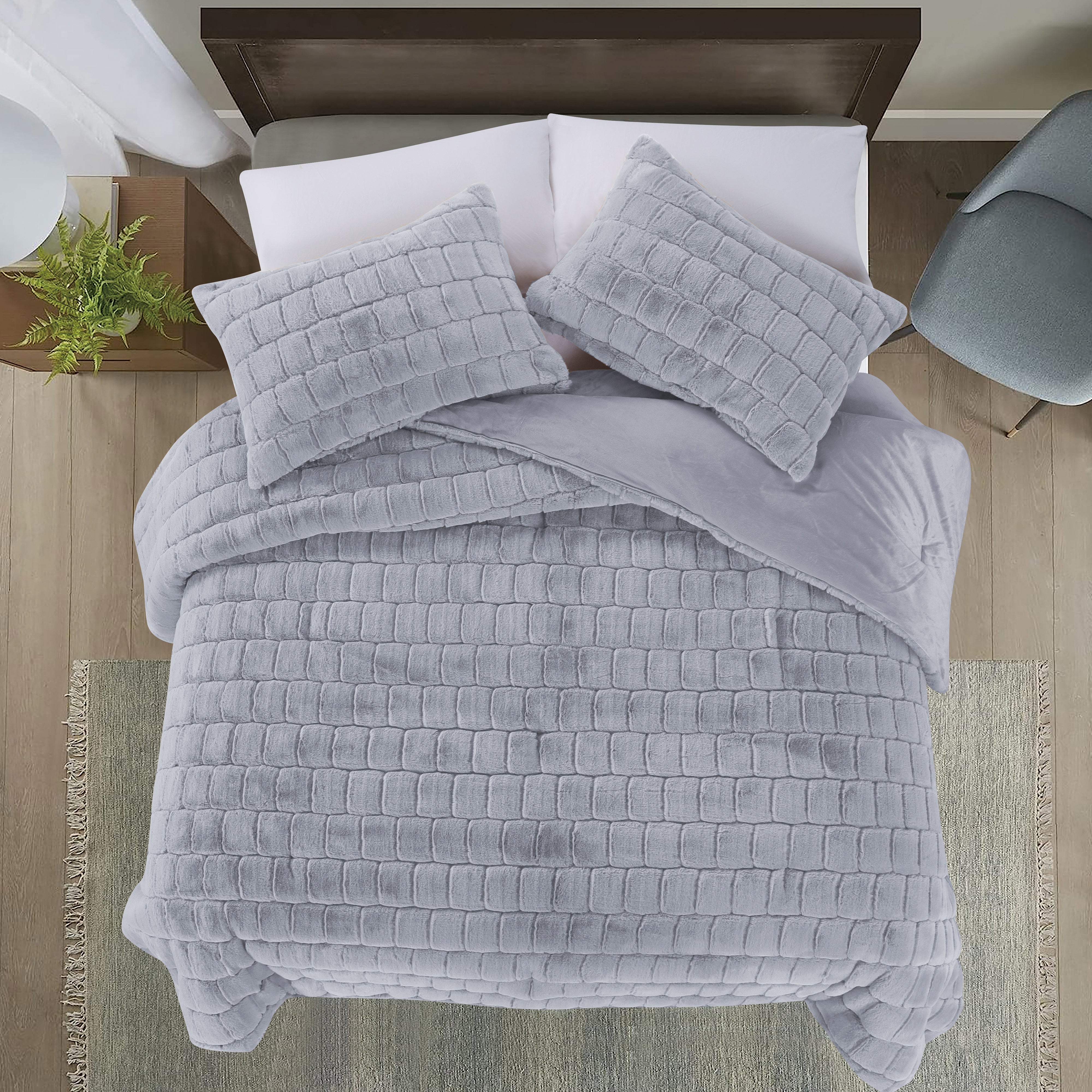 Everlaneas Fluffy 3-Piece Faux Rabbit Fur Comforter Set