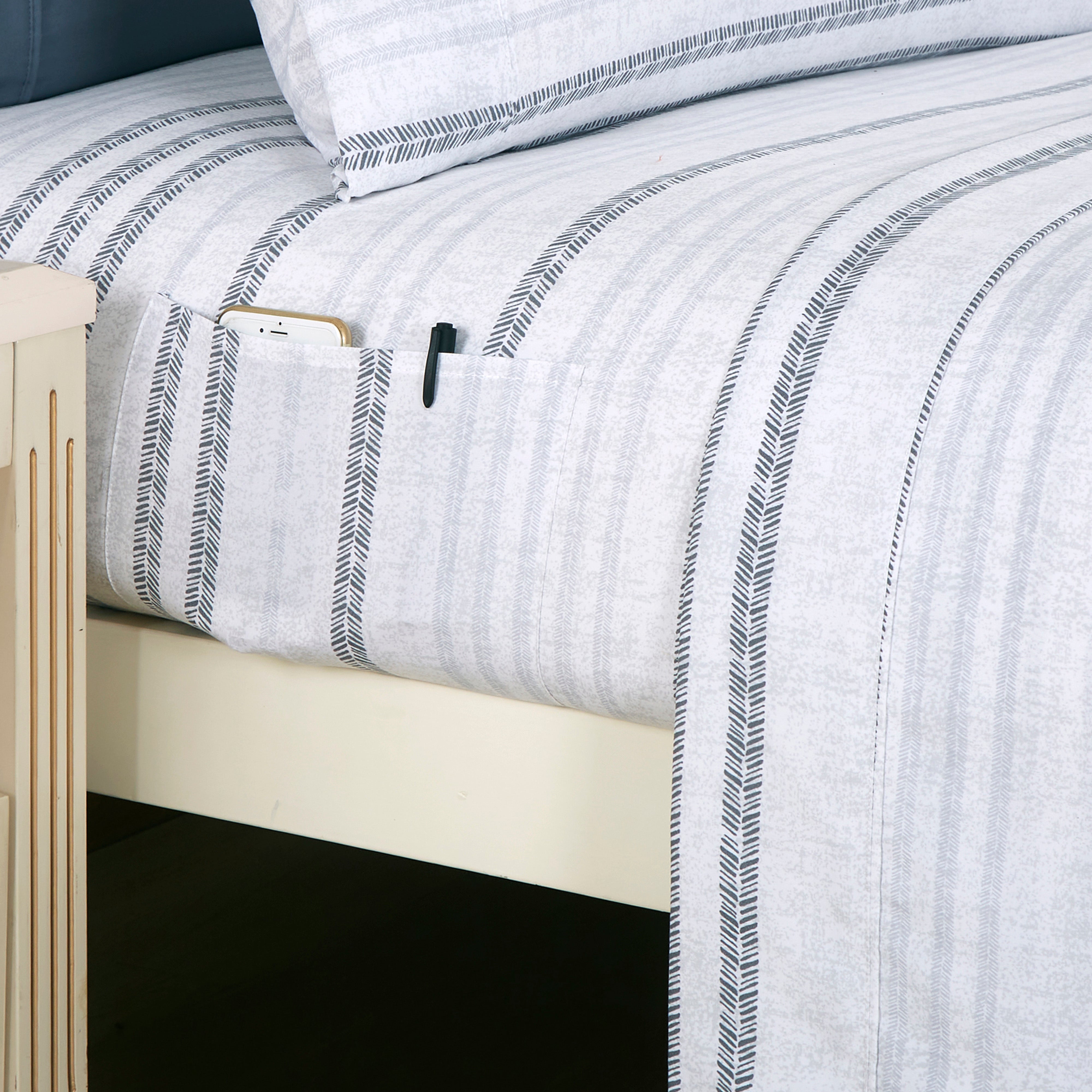 Everlaneas 6-Piece Floral and Stripe Pattern Sheet Set - Soft as a Hotel Premium Quality Bedding