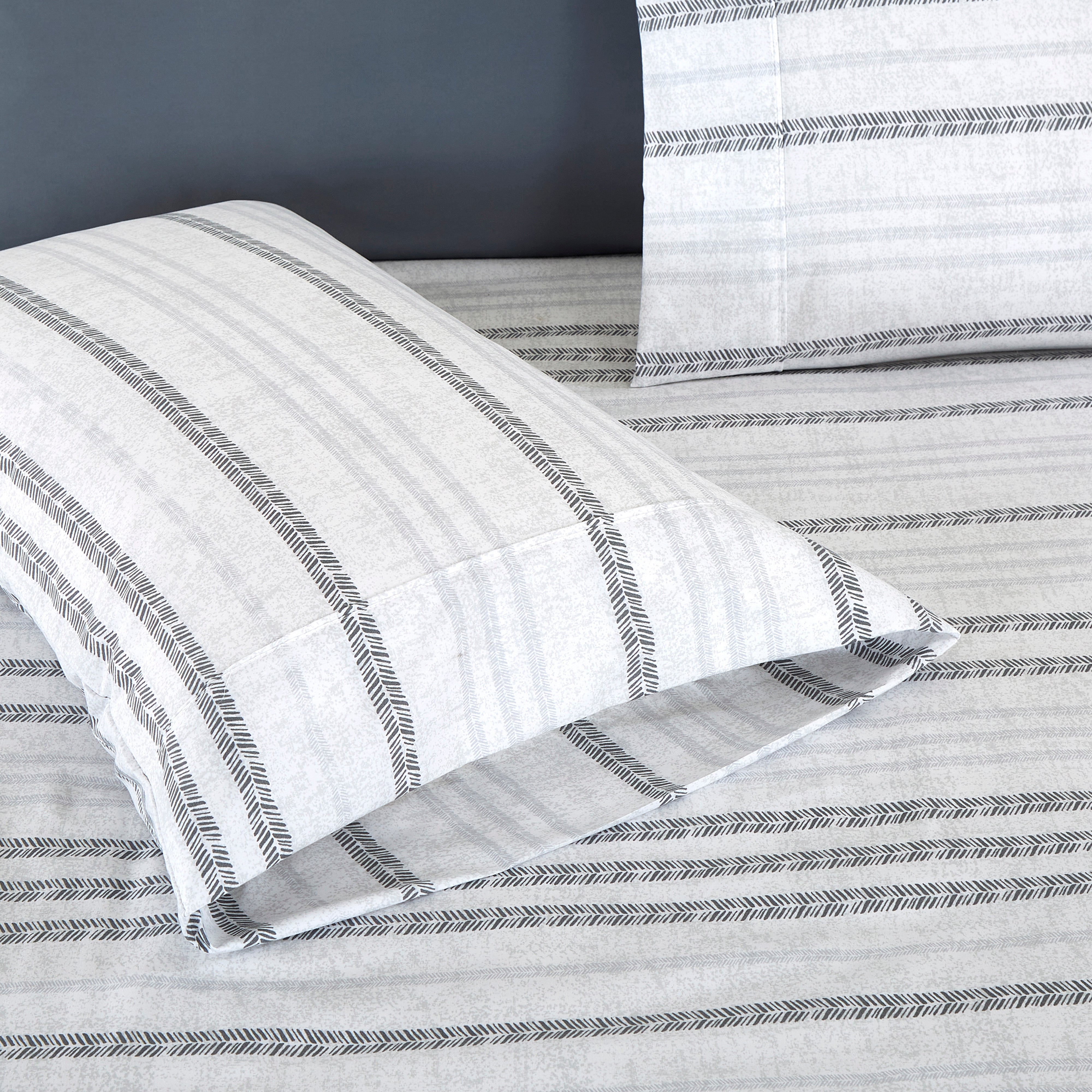 Everlaneas 6-Piece Floral and Stripe Pattern Sheet Set - Soft as a Hotel Premium Quality Bedding