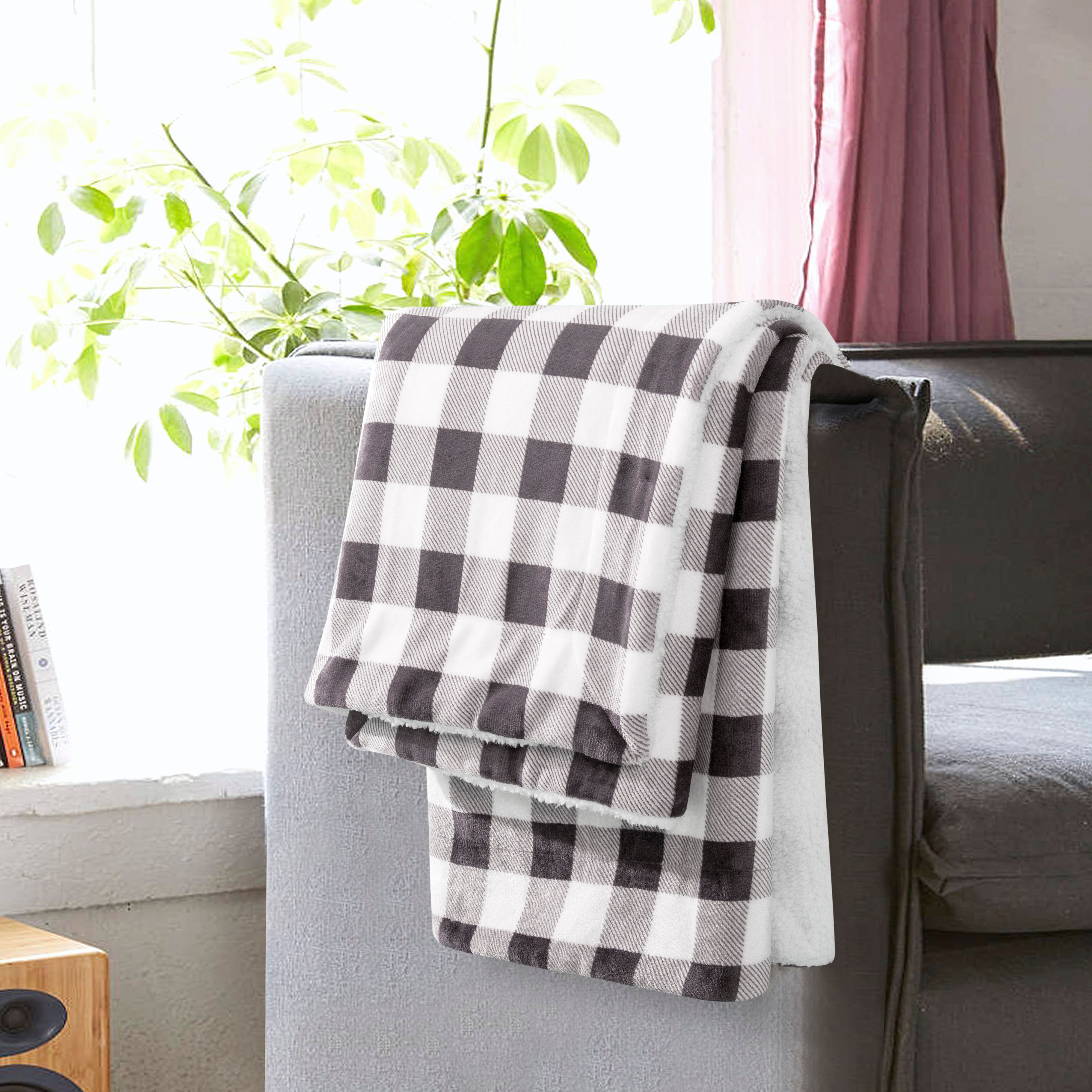 Everlaneas Buffalo Plaid Flannel Fleece Sherpa Throw Blanket