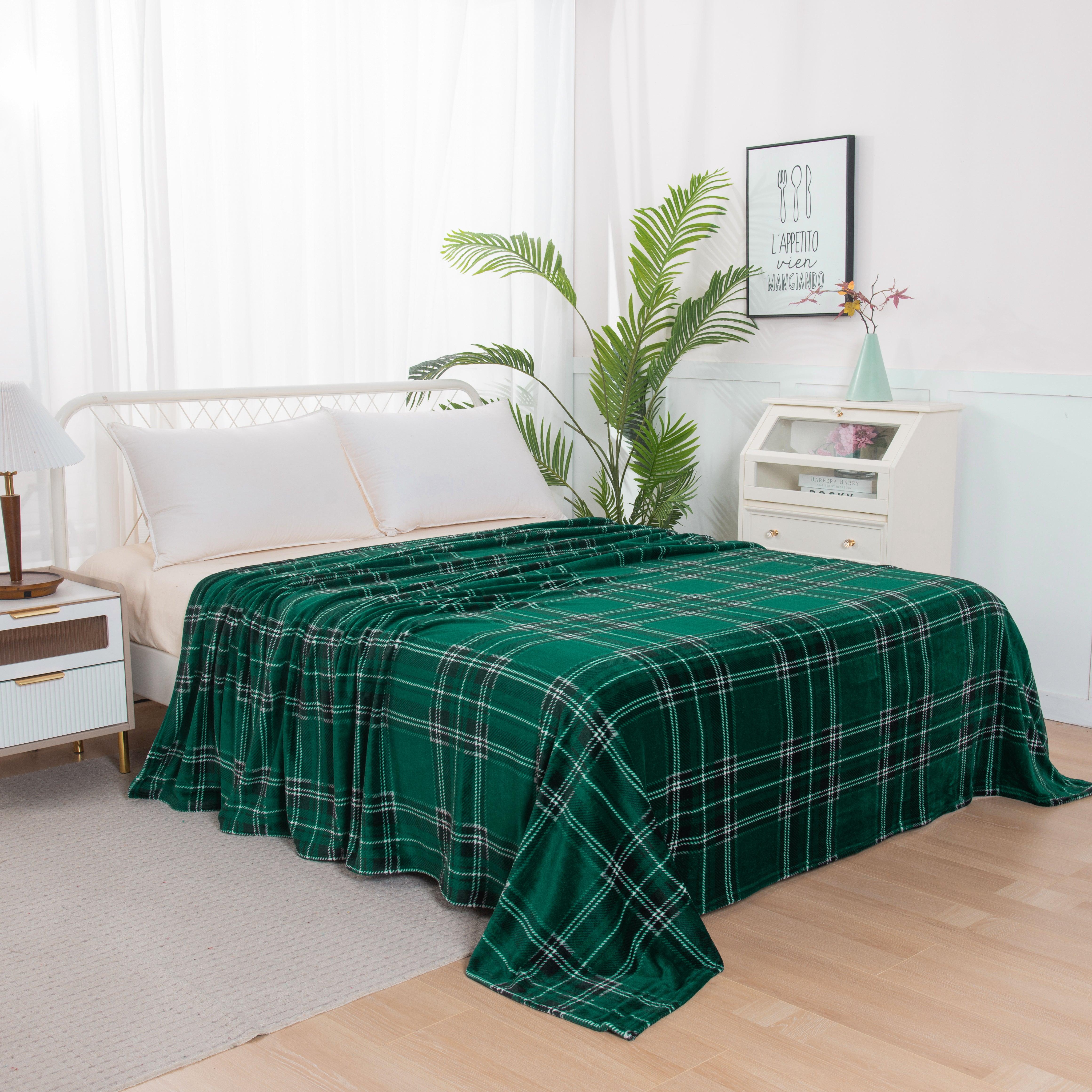 Everlaneas Plaid Printed Velvet Plush Fleece Blanket Plaid Design