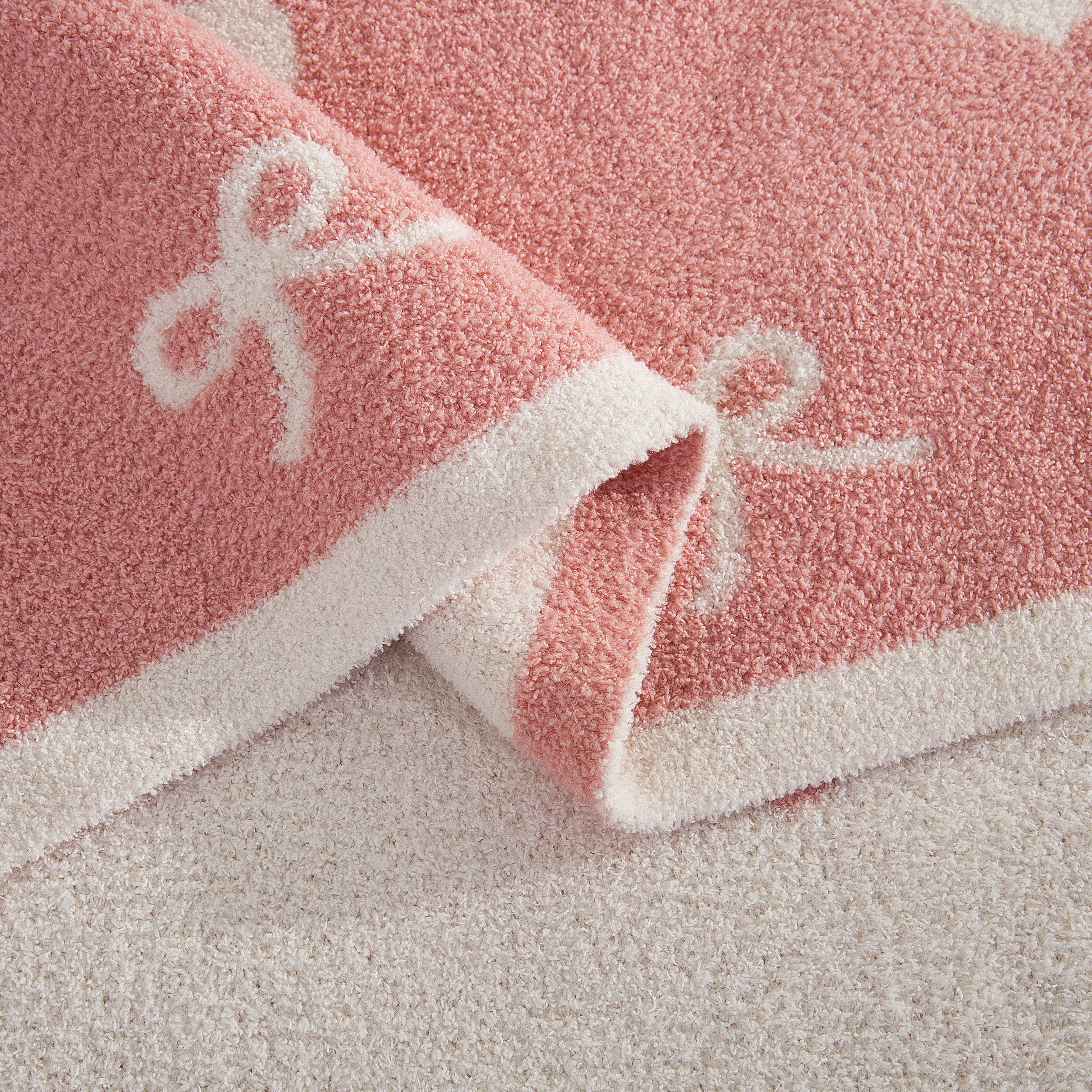 Everlaneas 50" x 70"  Ultra Soft Checkered Knitted Throw Blanket