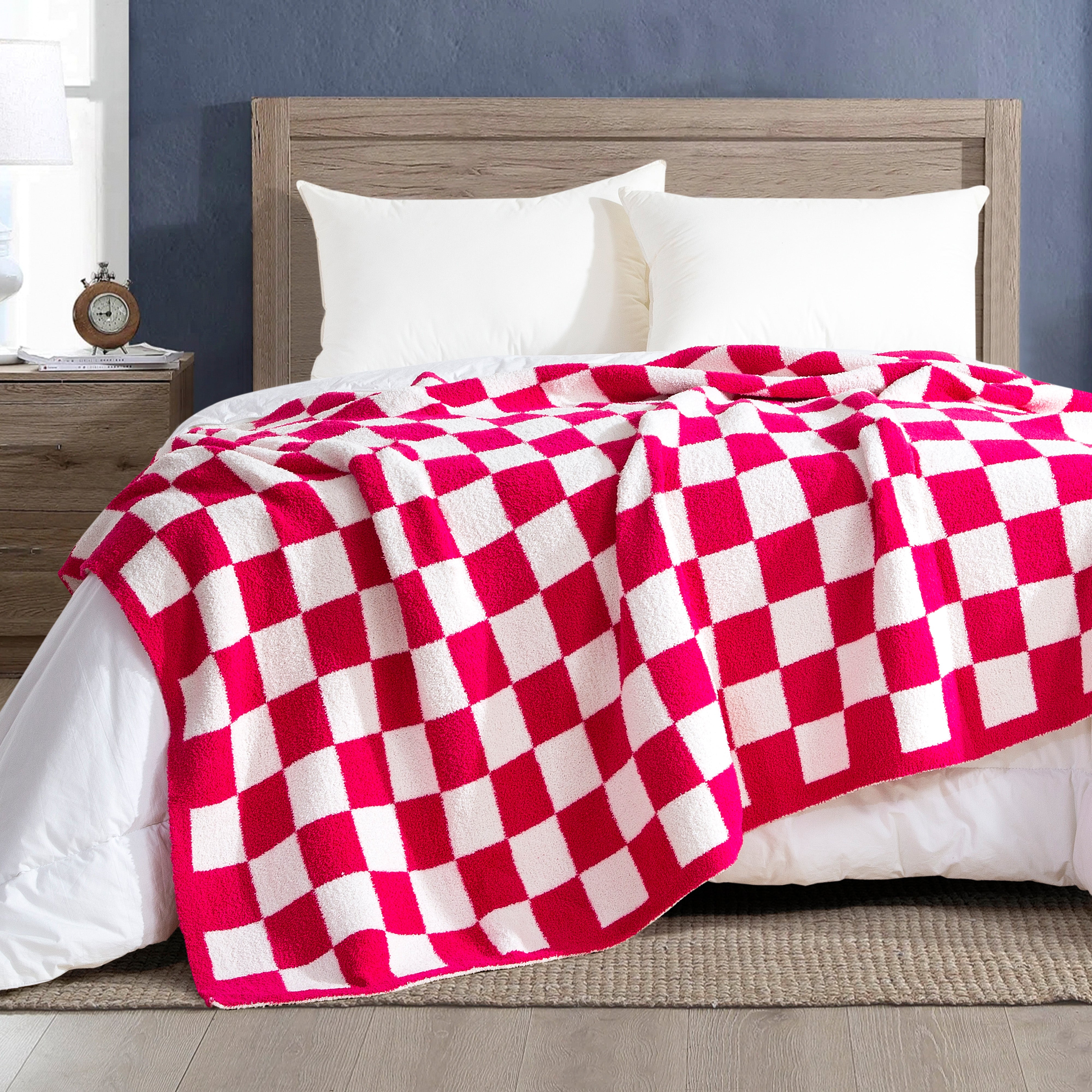 Everlaneas 50" x 70"  Ultra Soft Checkered Knitted Throw Blanket