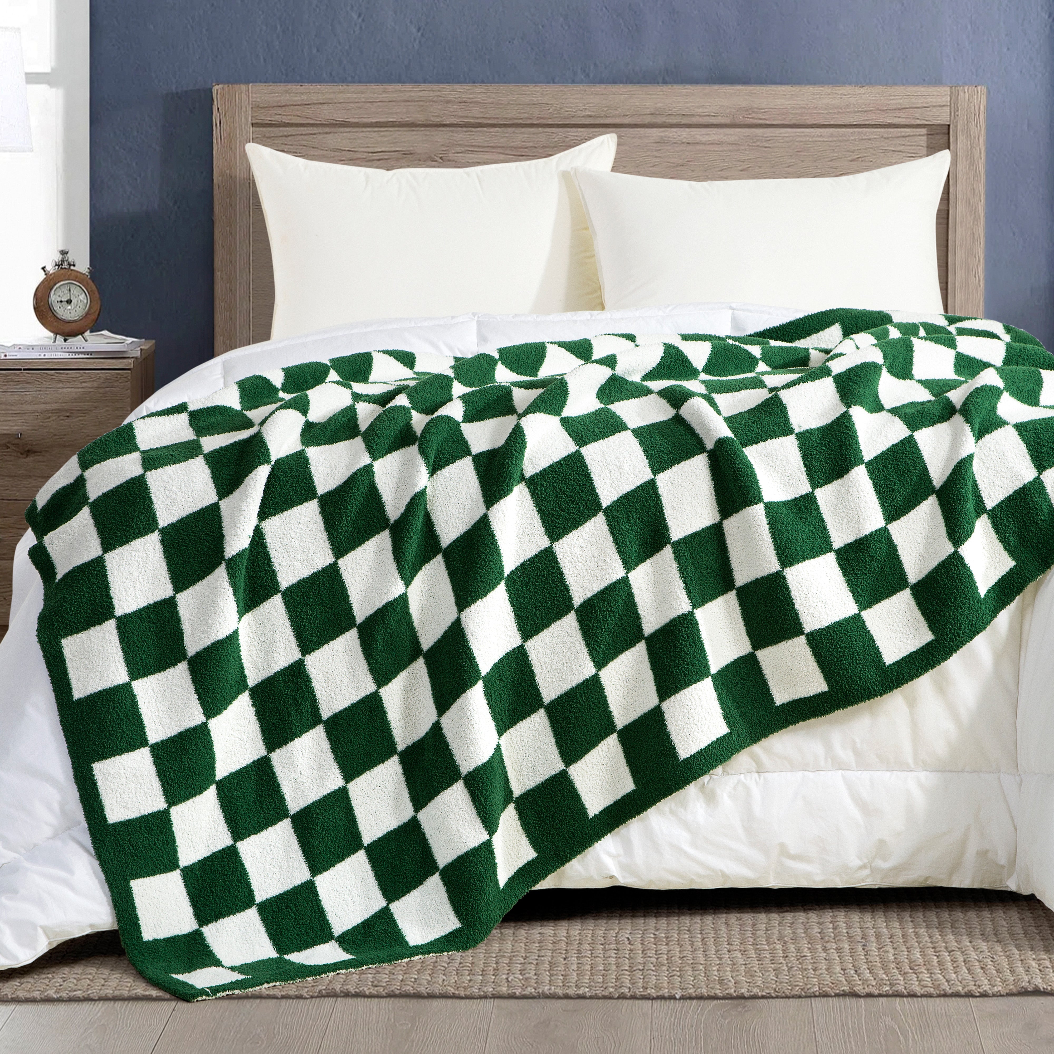 Everlaneas 50" x 70"  Ultra Soft Checkered Knitted Throw Blanket