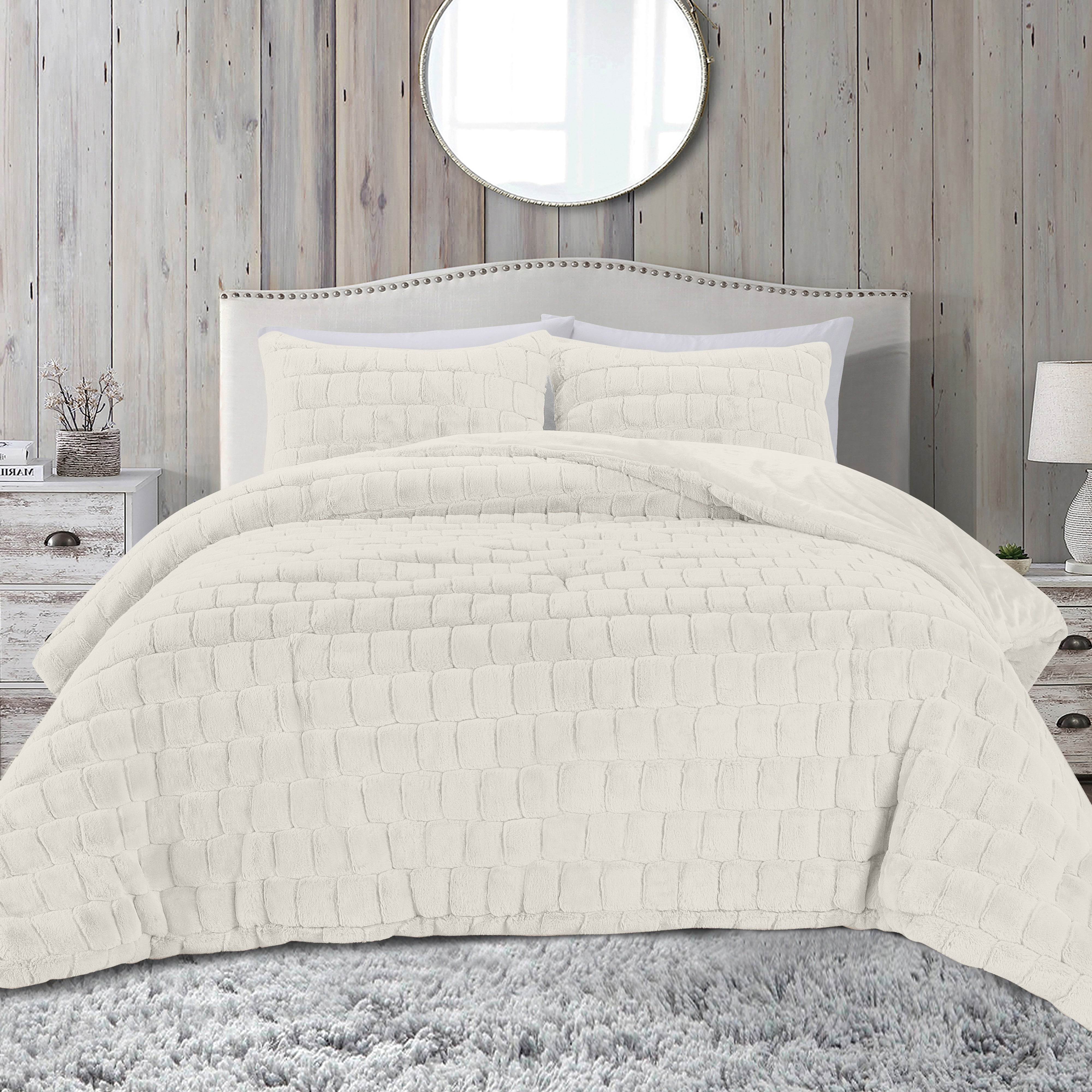 Everlaneas Fluffy 3-Piece Faux Rabbit Fur Comforter Set